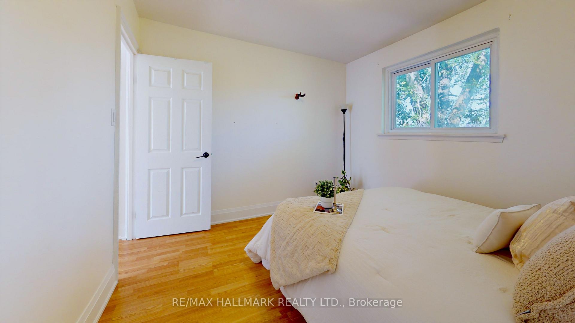 Photo 31 of 781 Pam Crescent, Newmarket, Huron Heights-Leslie Valley — HOMEH