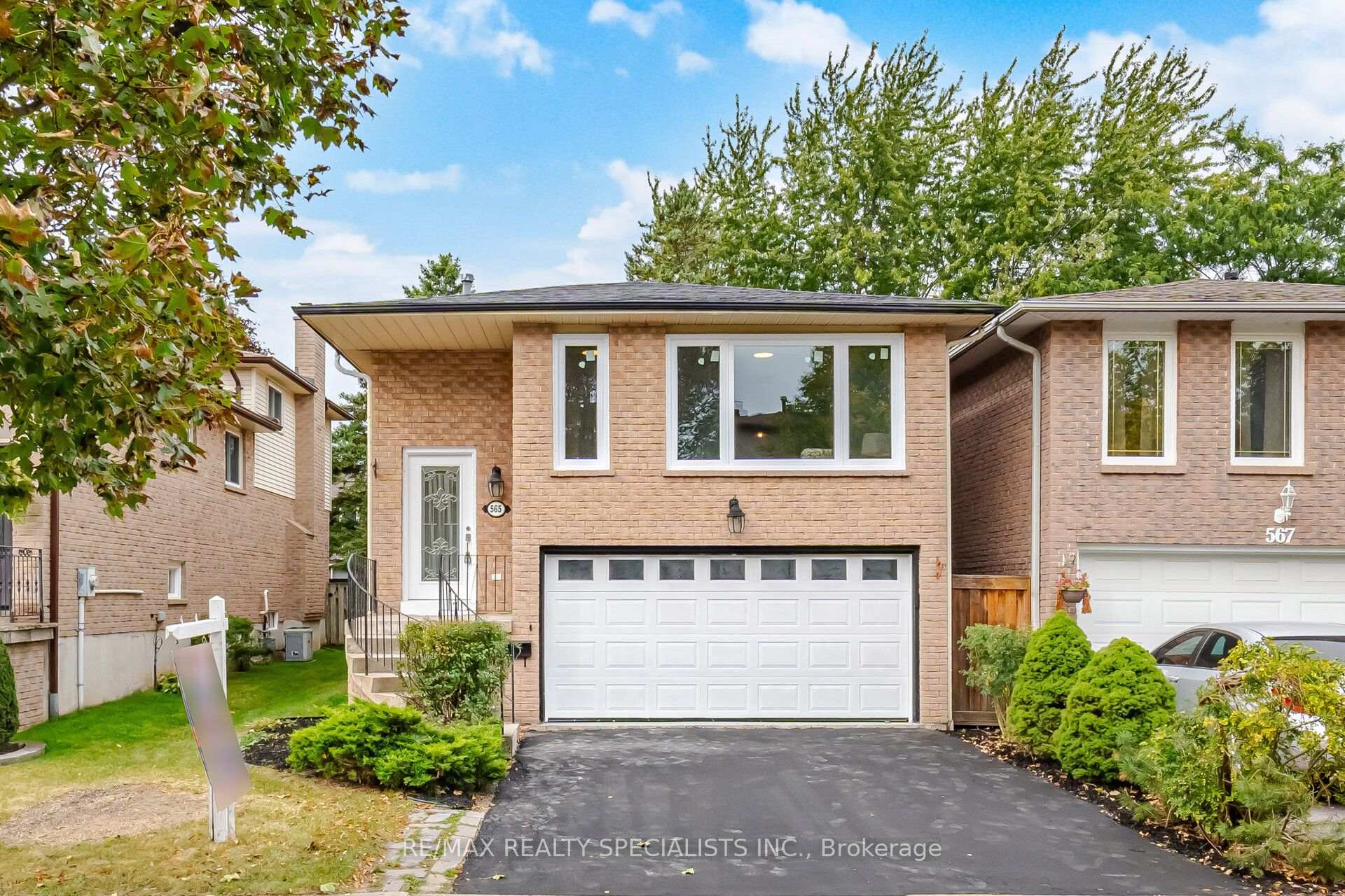 Photo of 565 Hayward Crescent