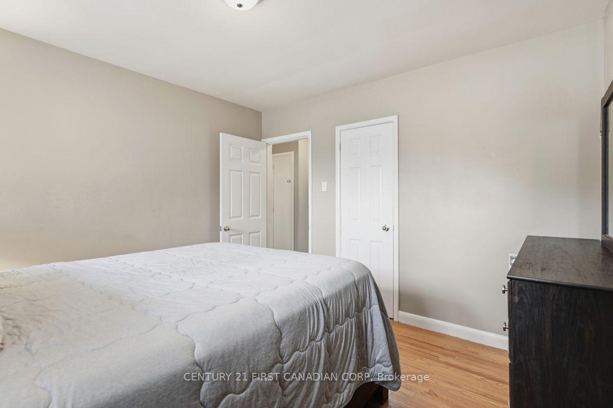 Photo 14 of 283 Spruce Street, London, East H — HOMEH