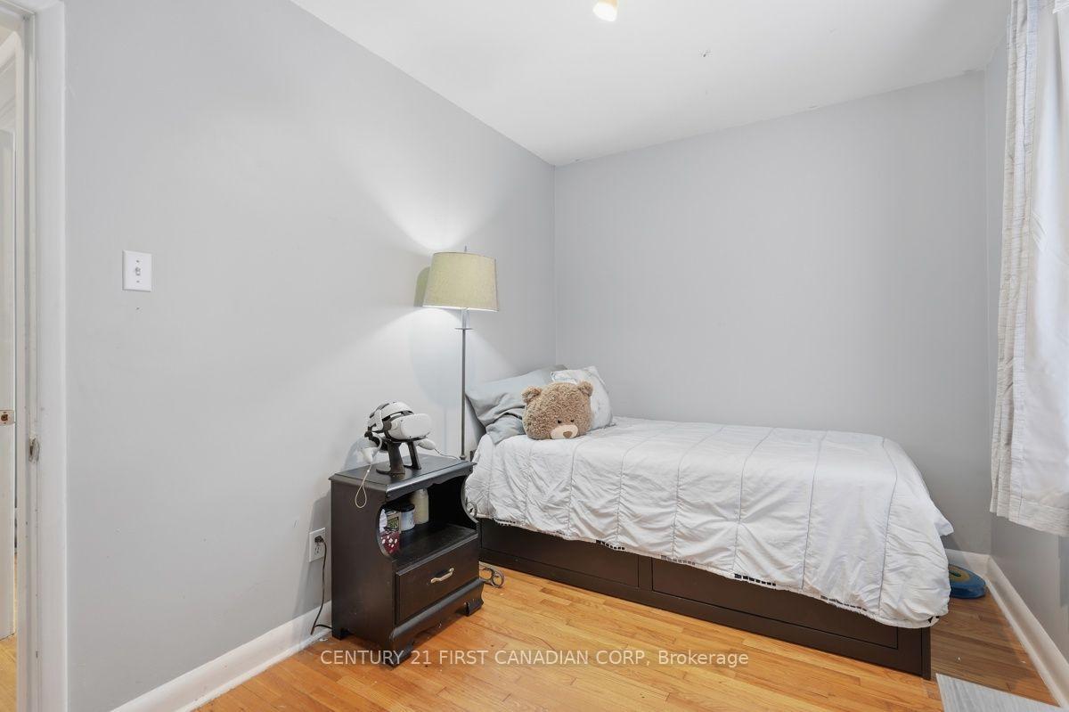 Photo 16 of 283 Spruce Street, London, East H — HOMEH