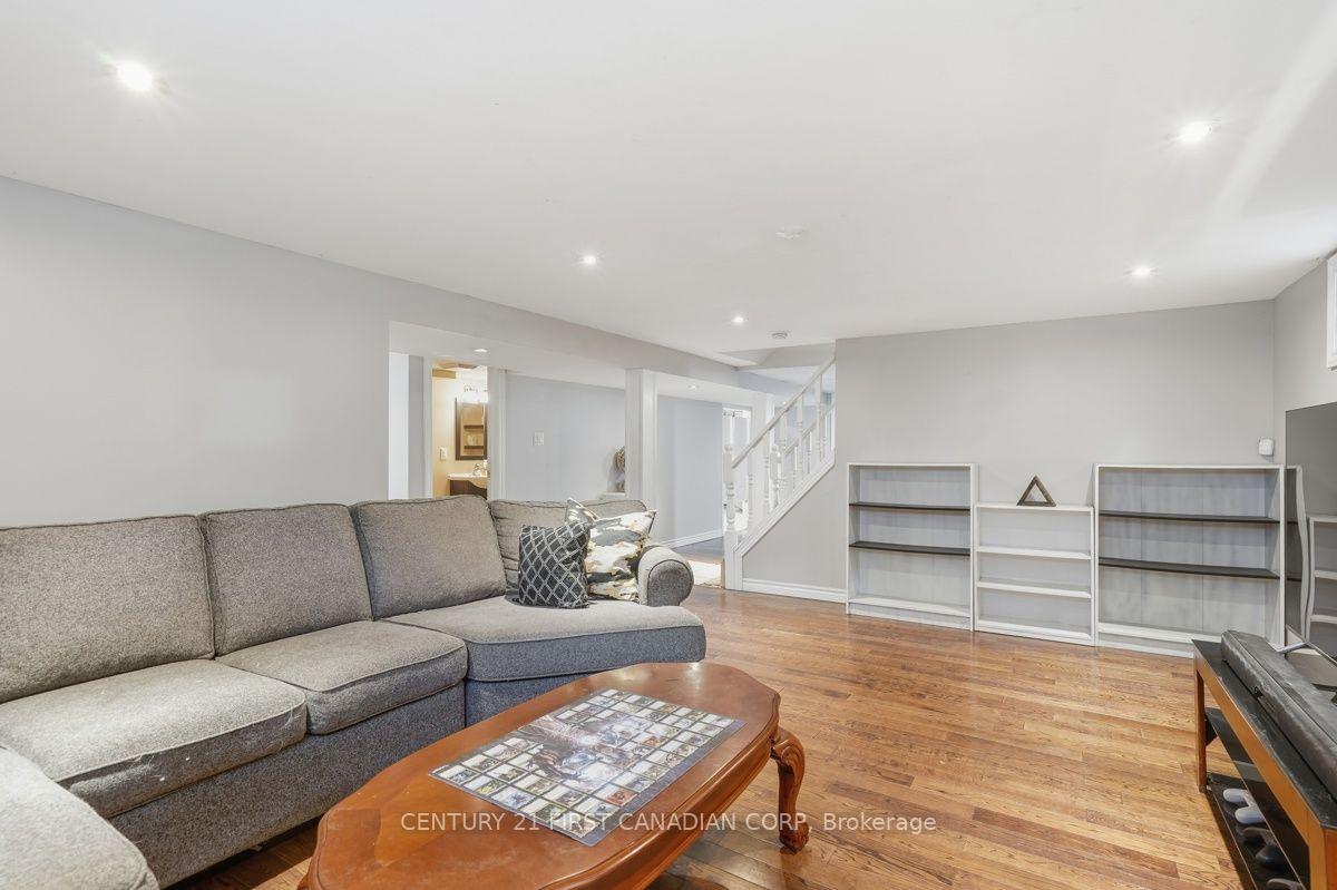 Photo 22 of 283 Spruce Street, London, East H — HOMEH