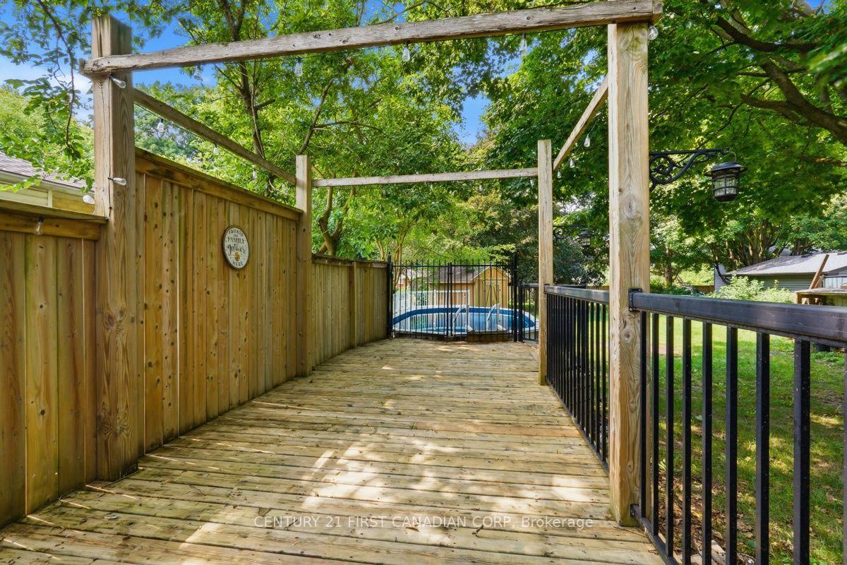 Photo 29 of 283 Spruce Street, London, East H — HOMEH