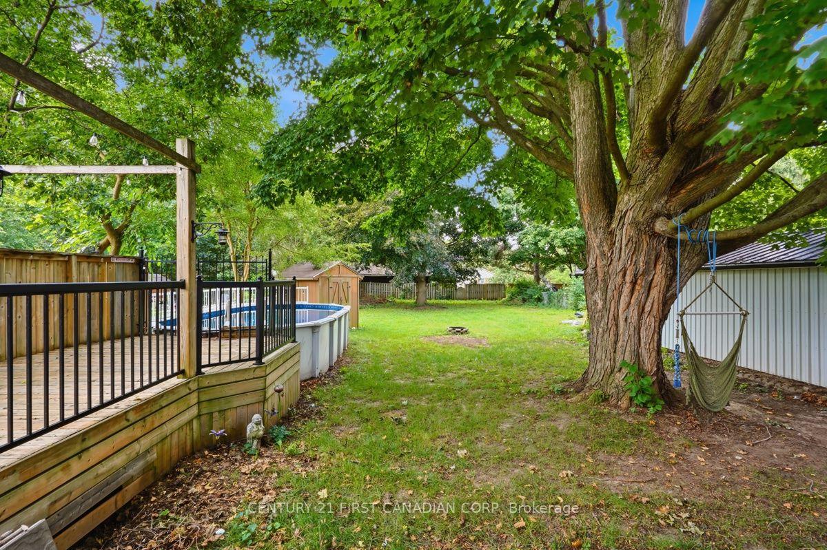 Photo 30 of 283 Spruce Street, London, East H — HOMEH