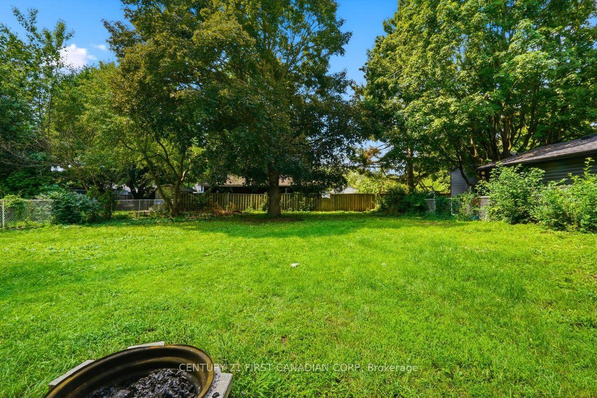 Photo 33 of 283 Spruce Street, London, East H — HOMEH