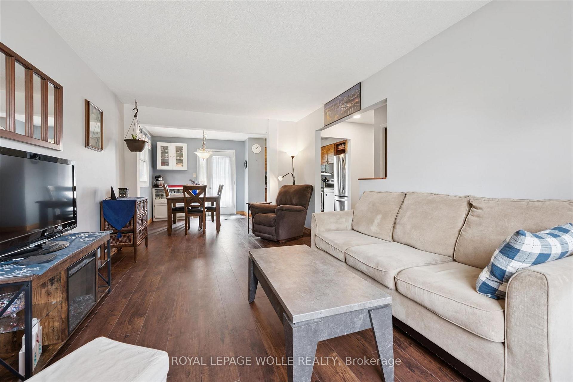 Photo 13 of 121 Nathaniel Crescent, Kitchener, Brigadoon — HOMEH