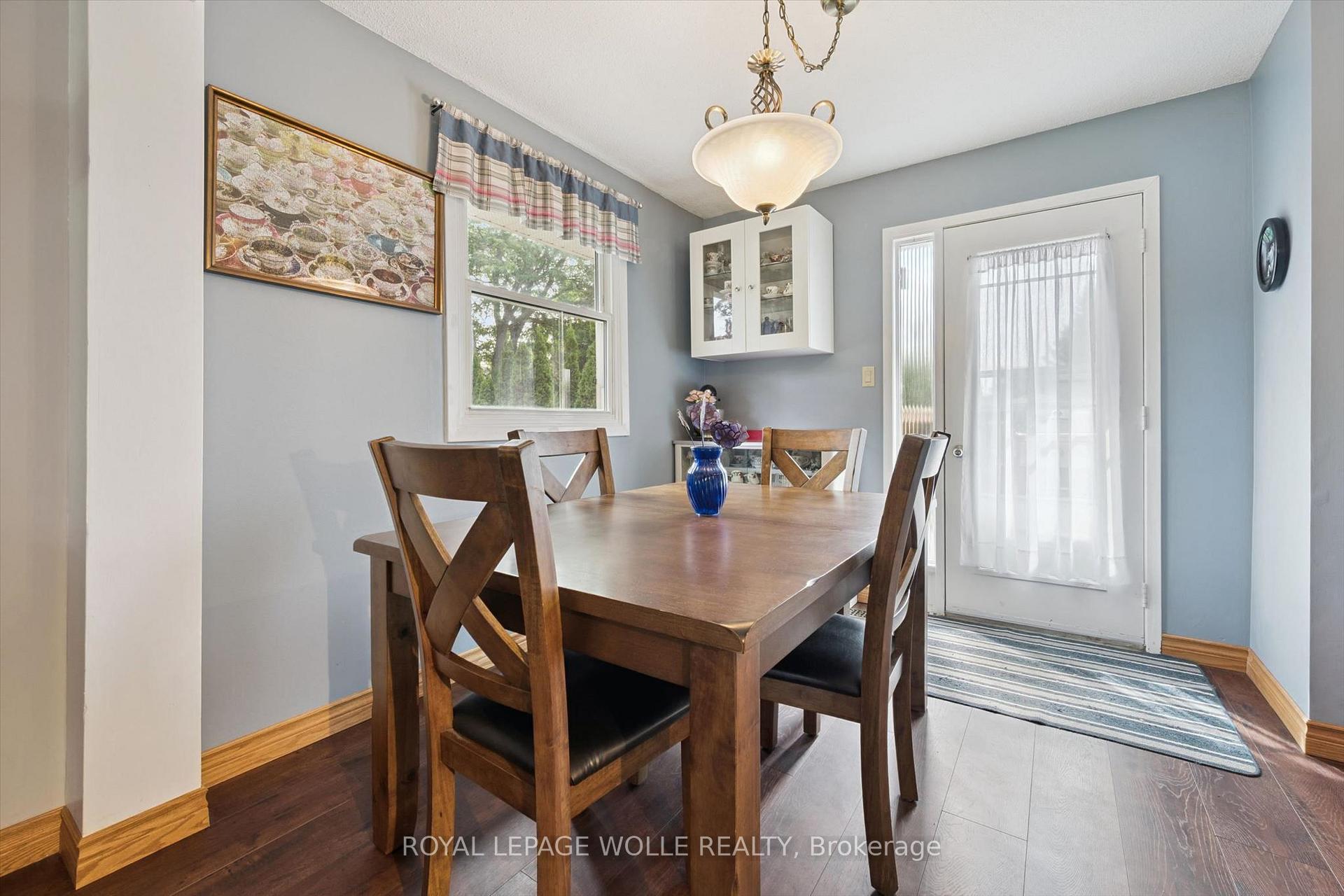 Photo 14 of 121 Nathaniel Crescent, Kitchener, Brigadoon — HOMEH