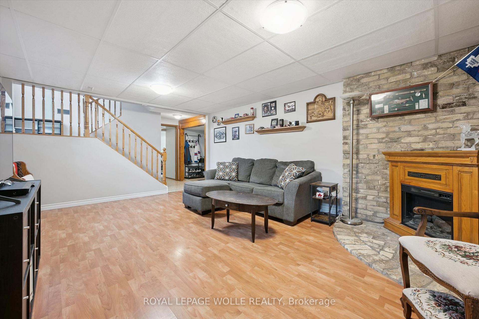 Photo 30 of 121 Nathaniel Crescent, Kitchener, Brigadoon — HOMEH