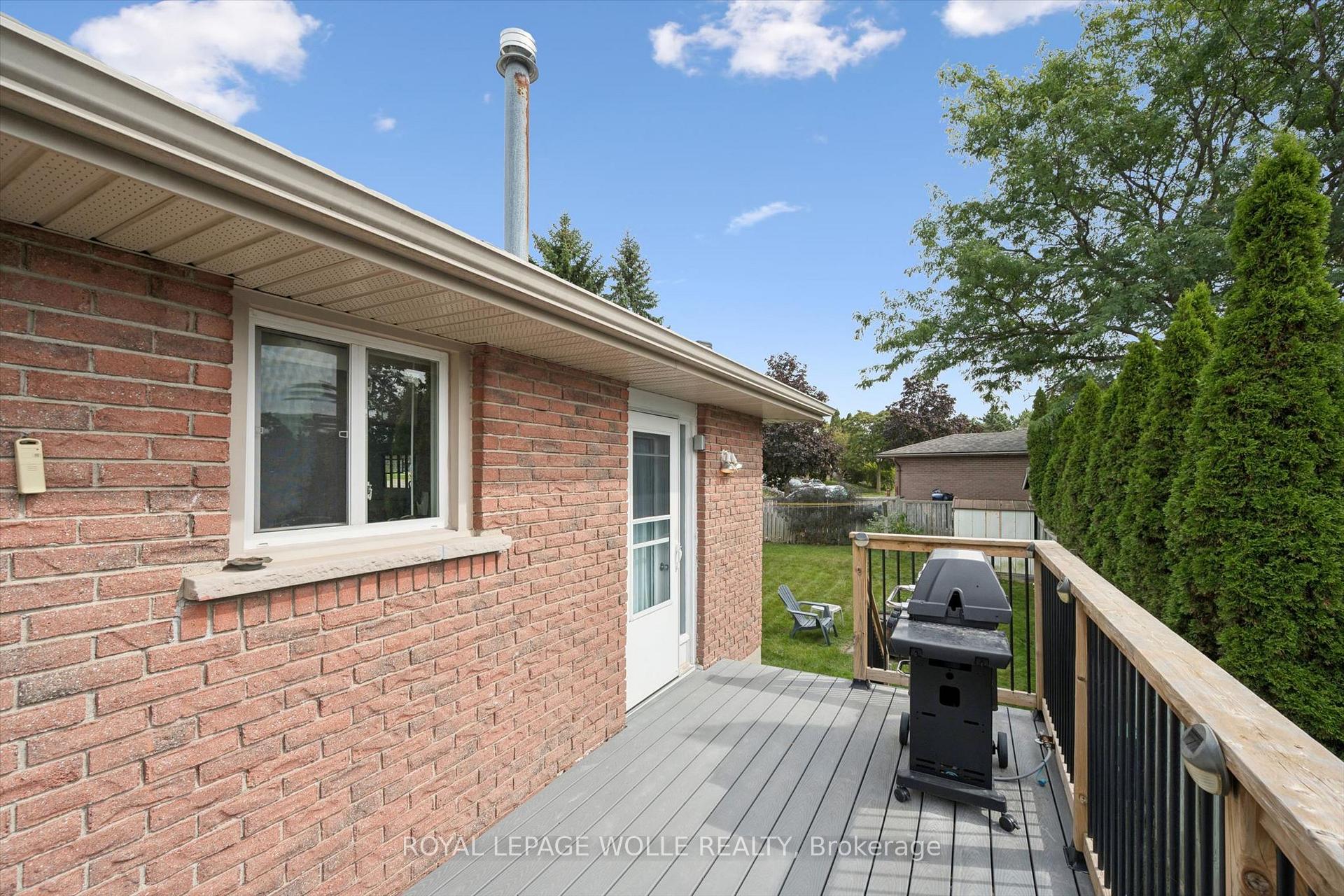 Photo 37 of 121 Nathaniel Crescent, Kitchener, Brigadoon — HOMEH