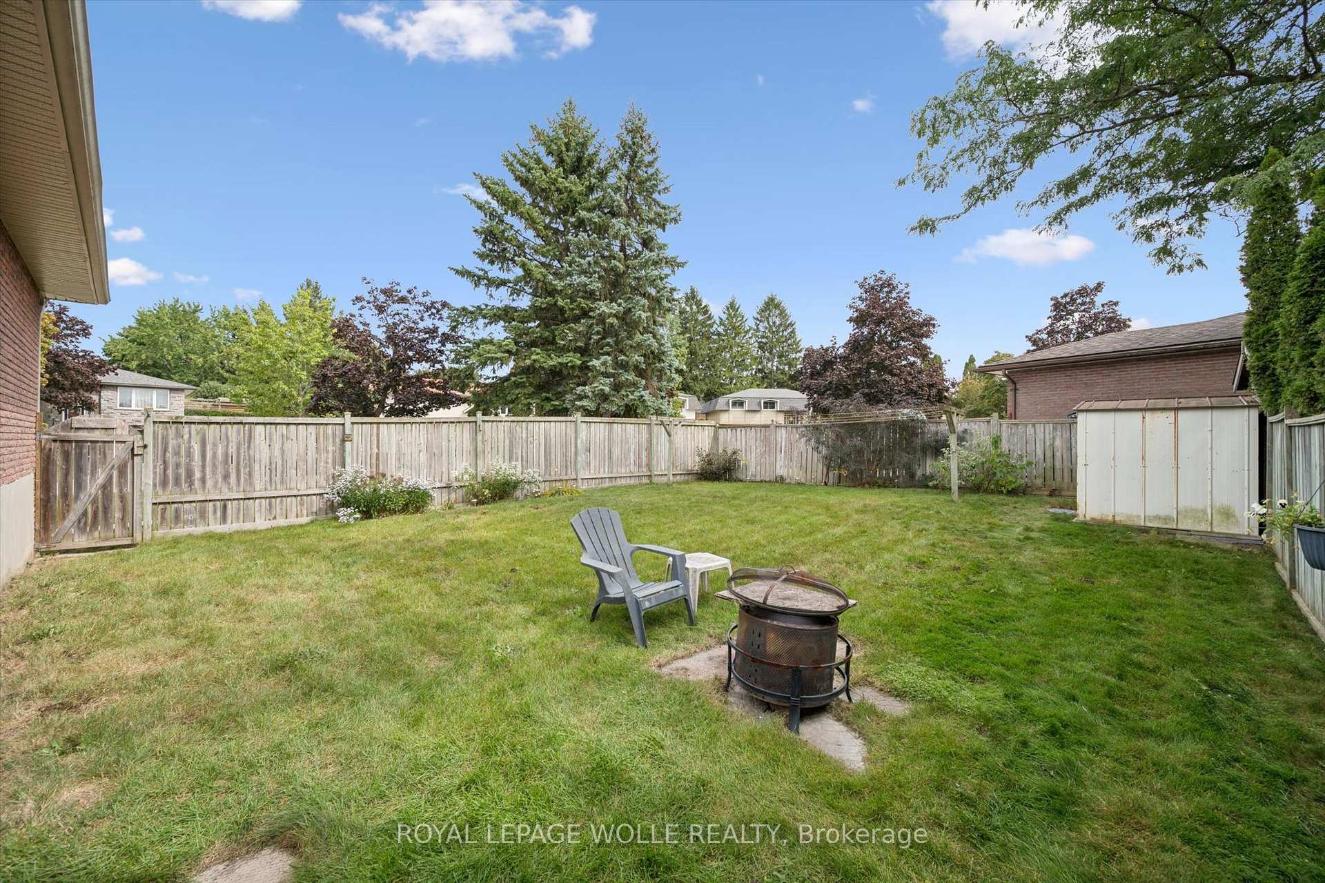 Photo 38 of 121 Nathaniel Crescent, Kitchener, Brigadoon — HOMEH