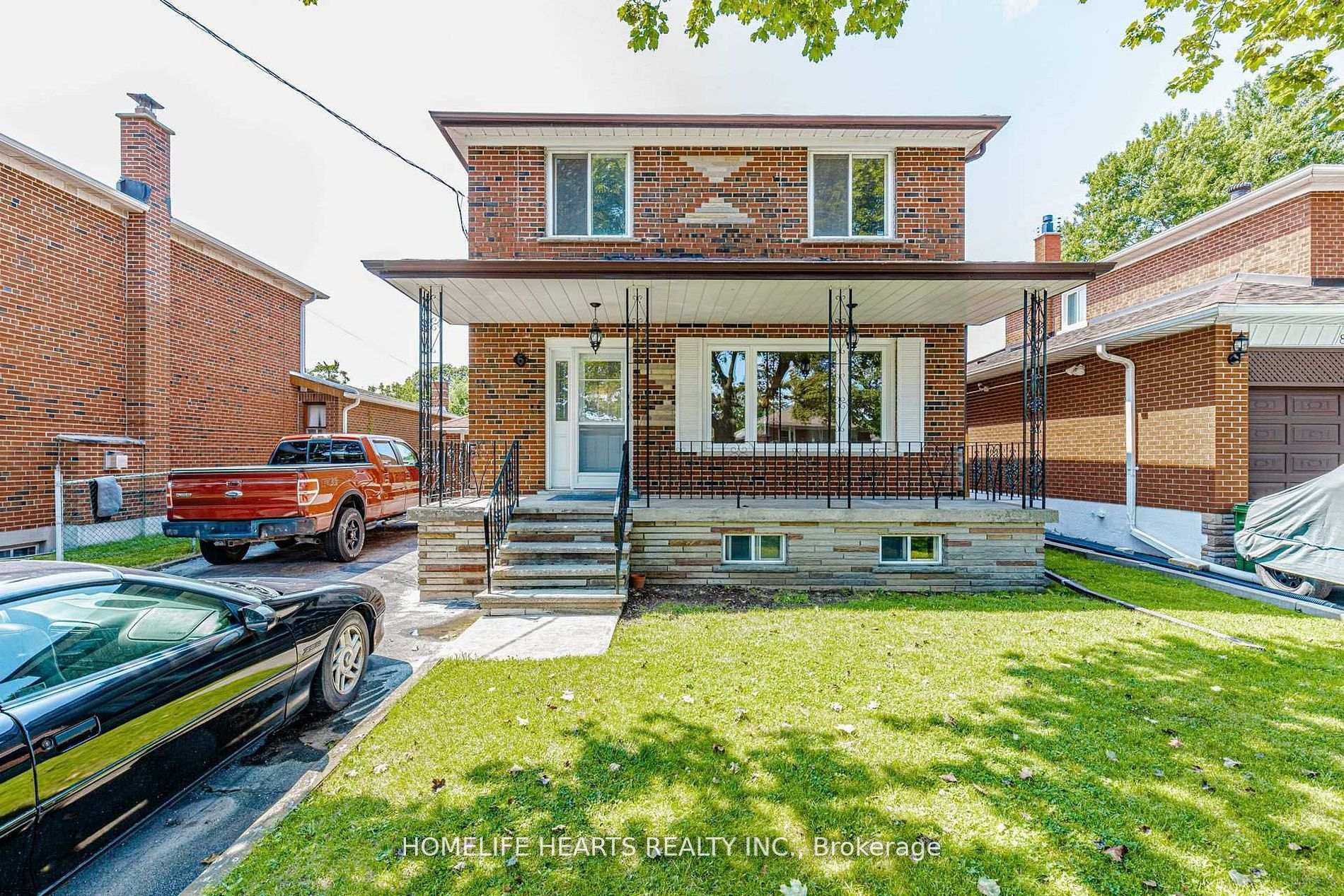 Photo 4 of 6 Dittmer Crescent, Etobicoke, West Humber-Clairville — HOMEH