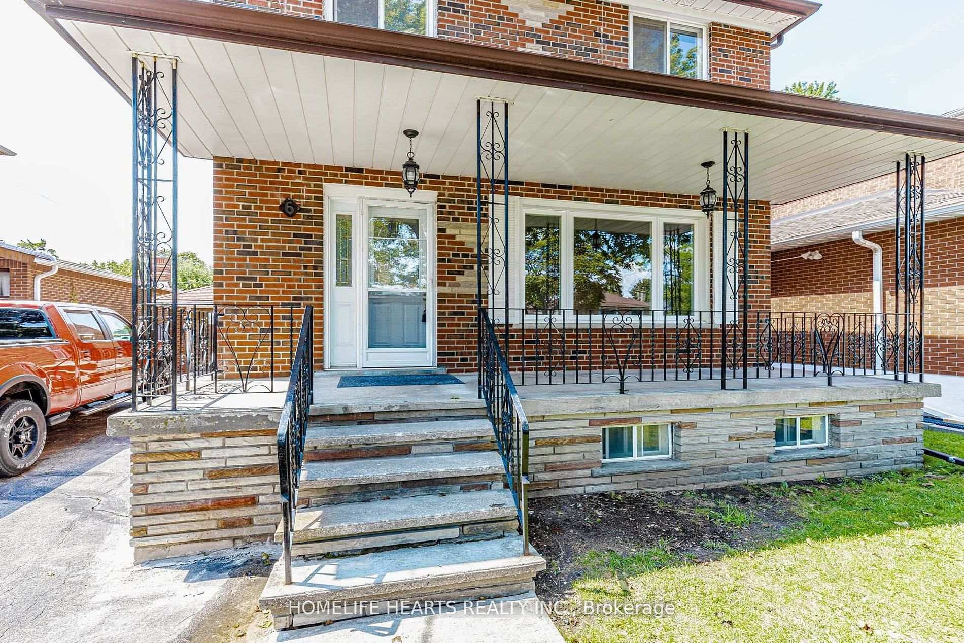 Photo 5 of 6 Dittmer Crescent, Etobicoke, West Humber-Clairville — HOMEH