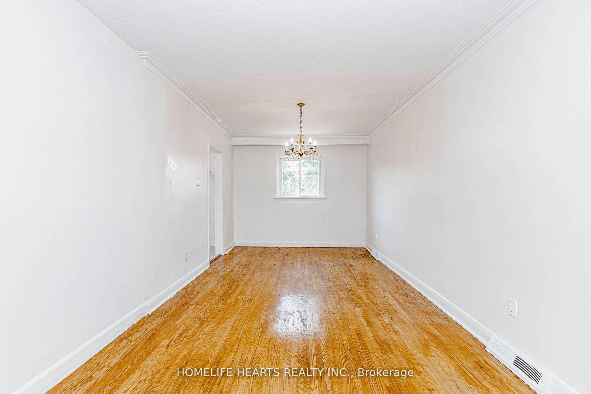 Photo 13 of 6 Dittmer Crescent, Etobicoke, West Humber-Clairville — HOMEH