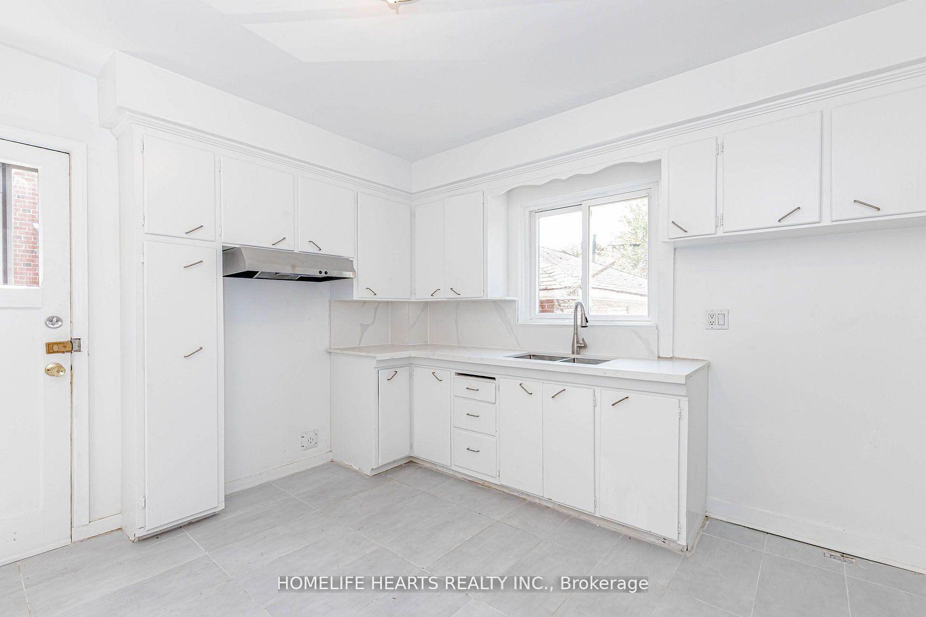 Photo 20 of 6 Dittmer Crescent, Etobicoke, West Humber-Clairville — HOMEH