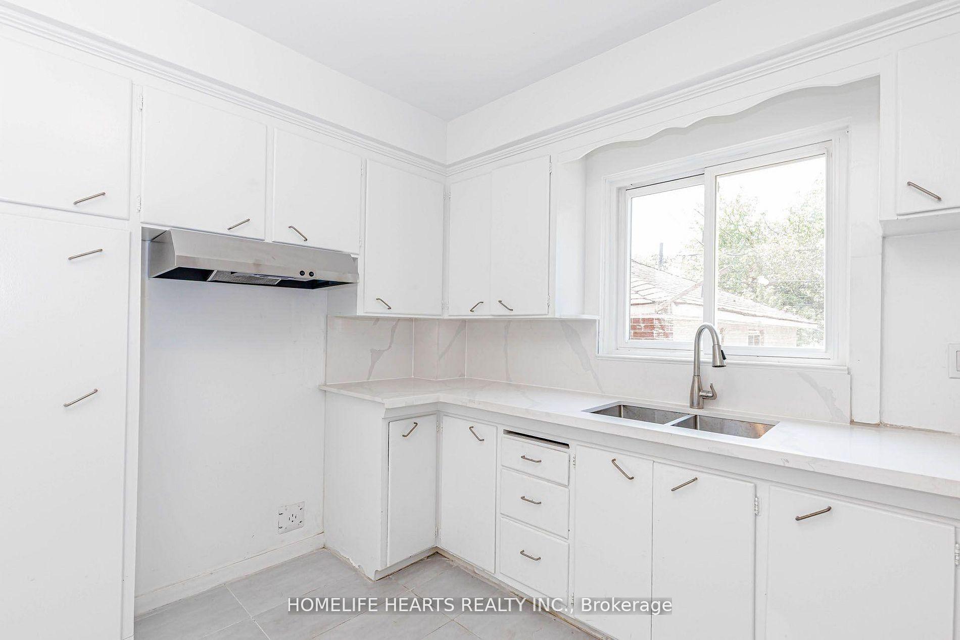 Photo 21 of 6 Dittmer Crescent, Etobicoke, West Humber-Clairville — HOMEH