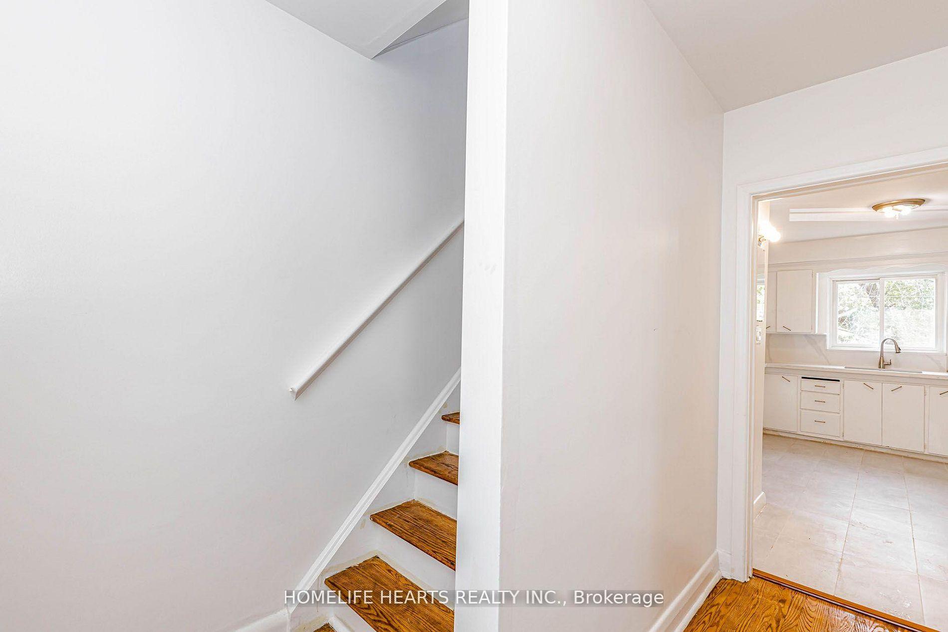 Photo 26 of 6 Dittmer Crescent, Etobicoke, West Humber-Clairville — HOMEH