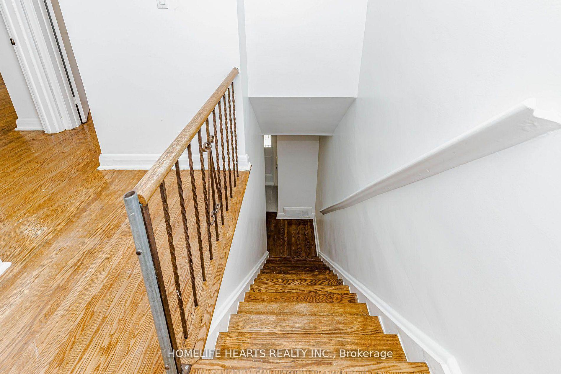 Photo 27 of 6 Dittmer Crescent, Etobicoke, West Humber-Clairville — HOMEH