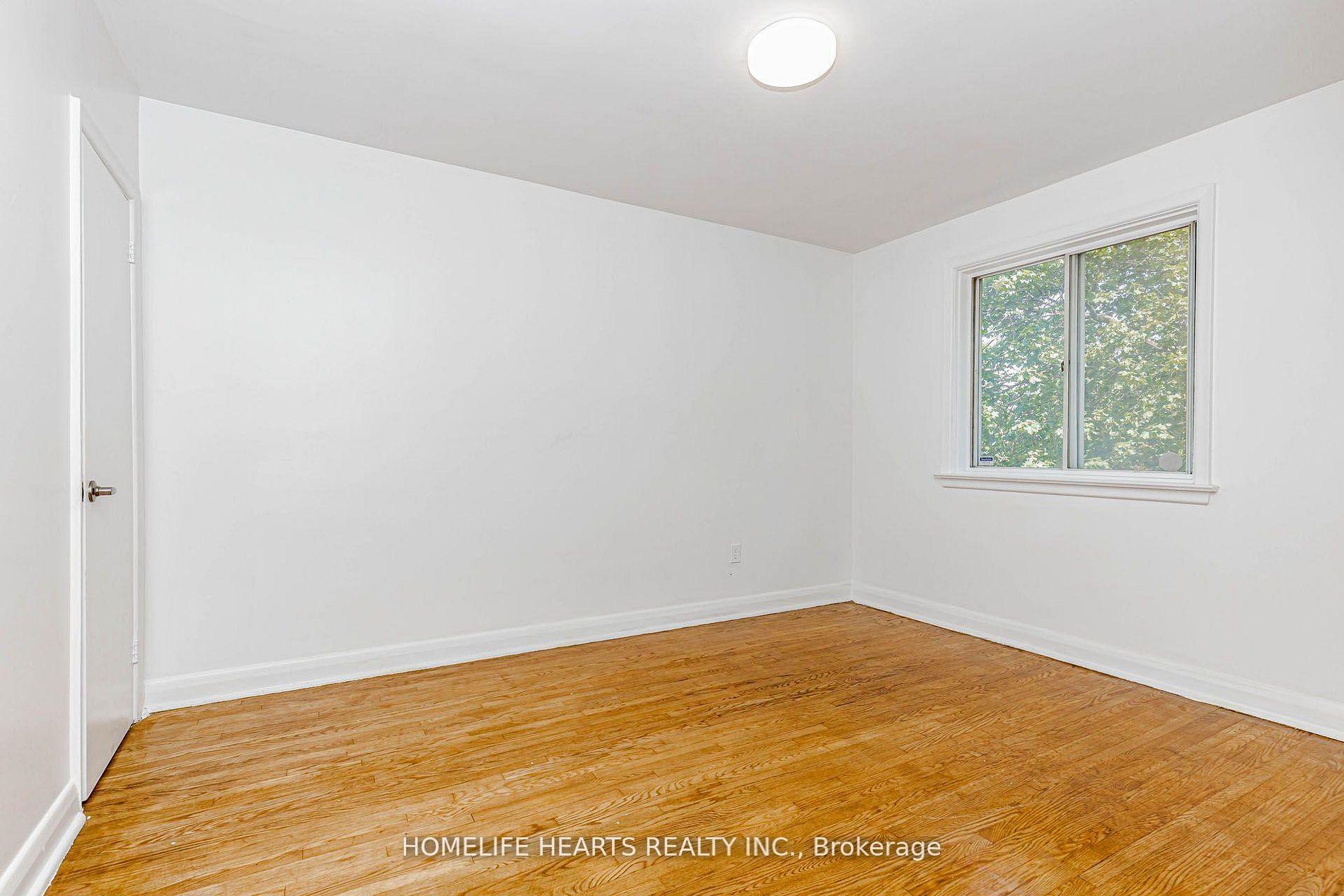 Photo 28 of 6 Dittmer Crescent, Etobicoke, West Humber-Clairville — HOMEH