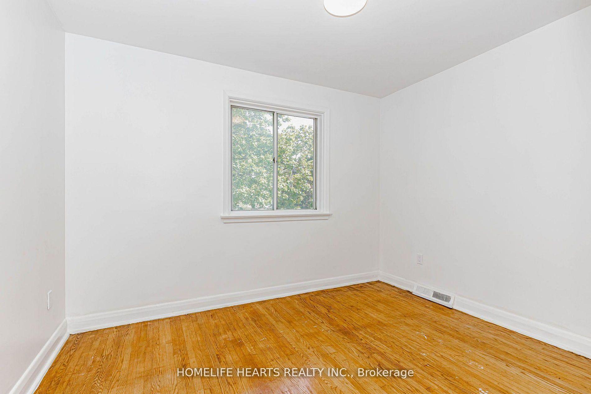 Photo 35 of 6 Dittmer Crescent, Etobicoke, West Humber-Clairville — HOMEH