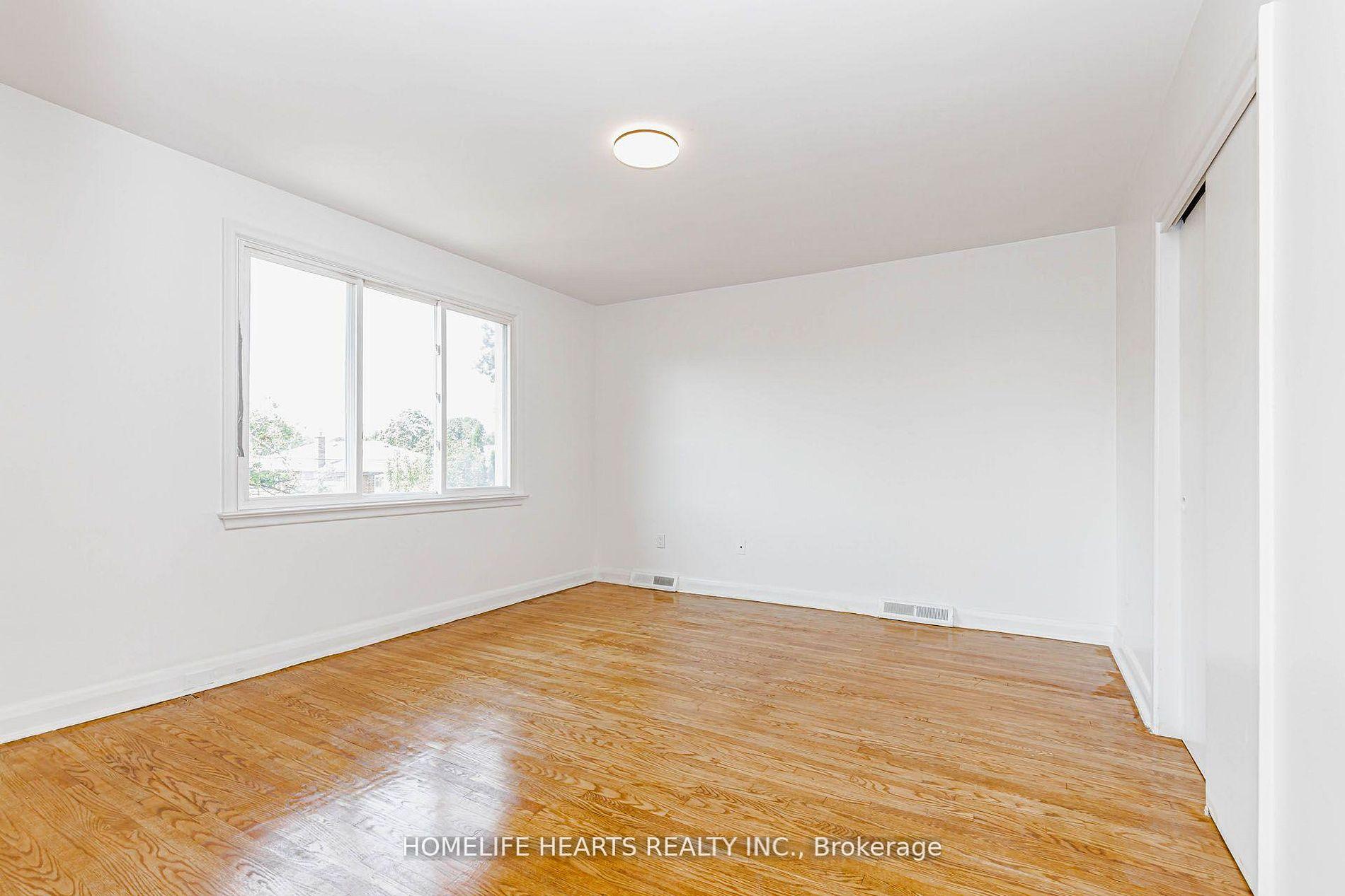 Photo 40 of 6 Dittmer Crescent, Etobicoke, West Humber-Clairville — HOMEH