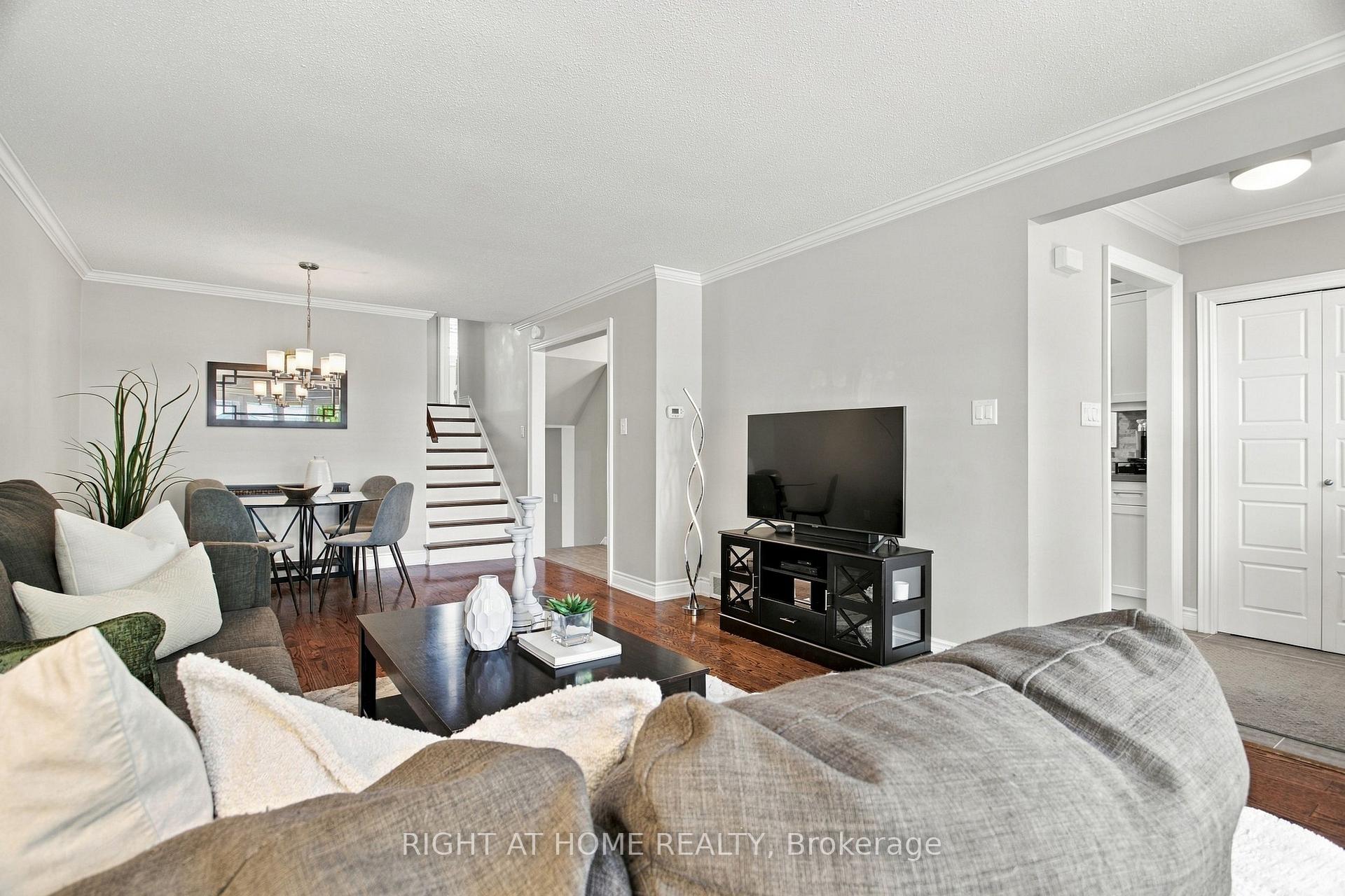 Photo 11 of 20 Mono Court, Brampton, Brampton East — HOMEH