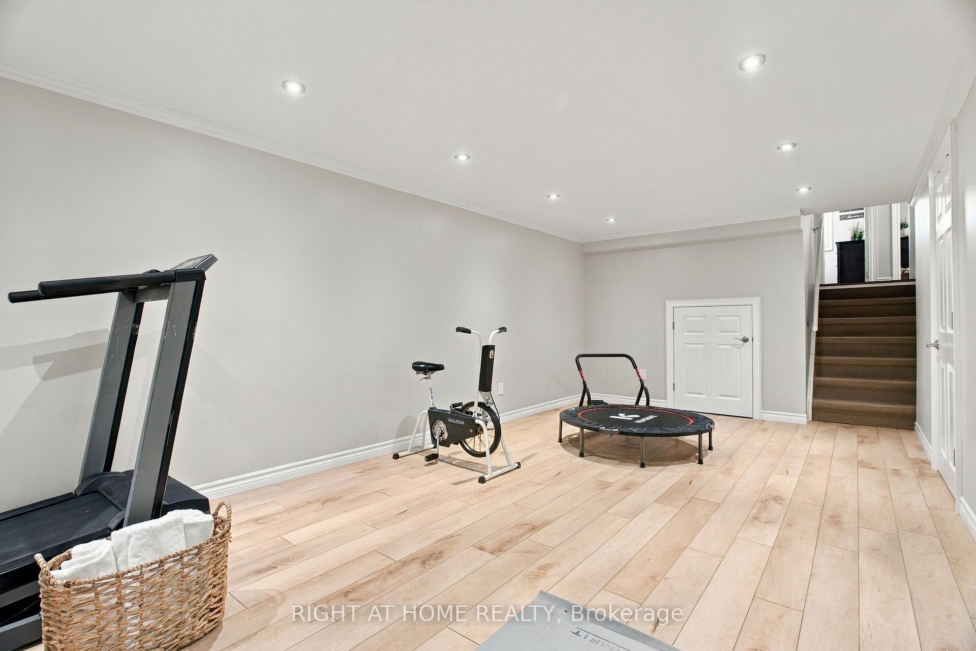 Photo 46 of 20 Mono Court, Brampton, Brampton East — HOMEH