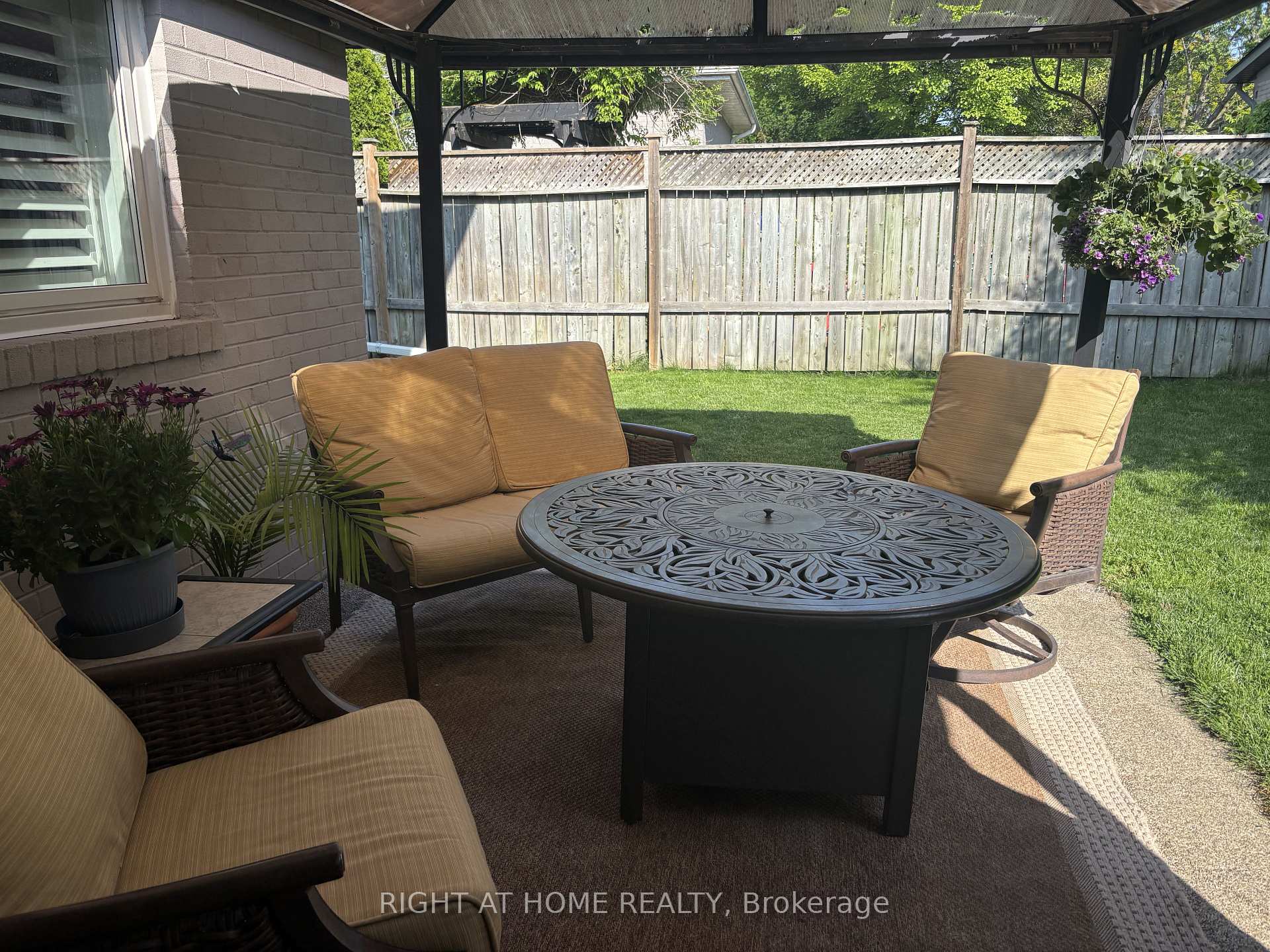 Photo 55 of 20 Mono Court, Brampton, Brampton East — HOMEH