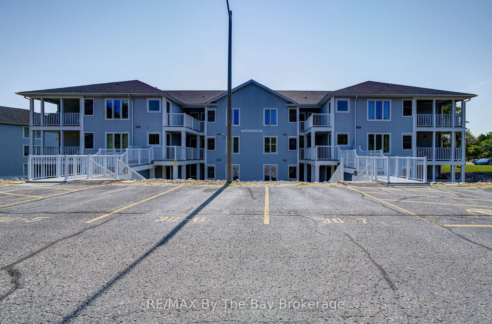 Photo 3 of Unit 8, 30 Mulligan Lane, Wasaga Beach — HOMEH