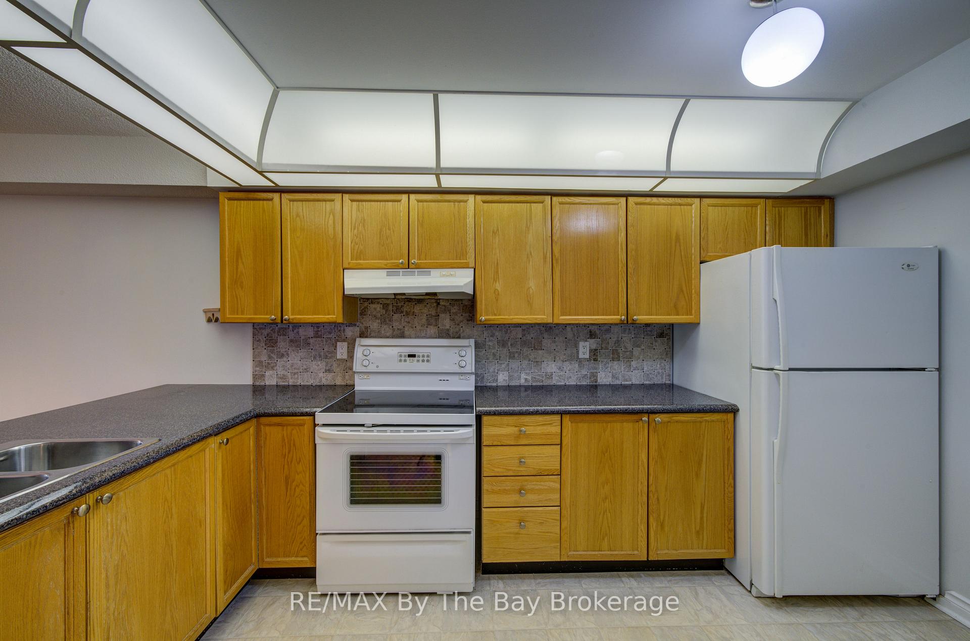 Photo 10 of Unit 8, 30 Mulligan Lane, Wasaga Beach — HOMEH