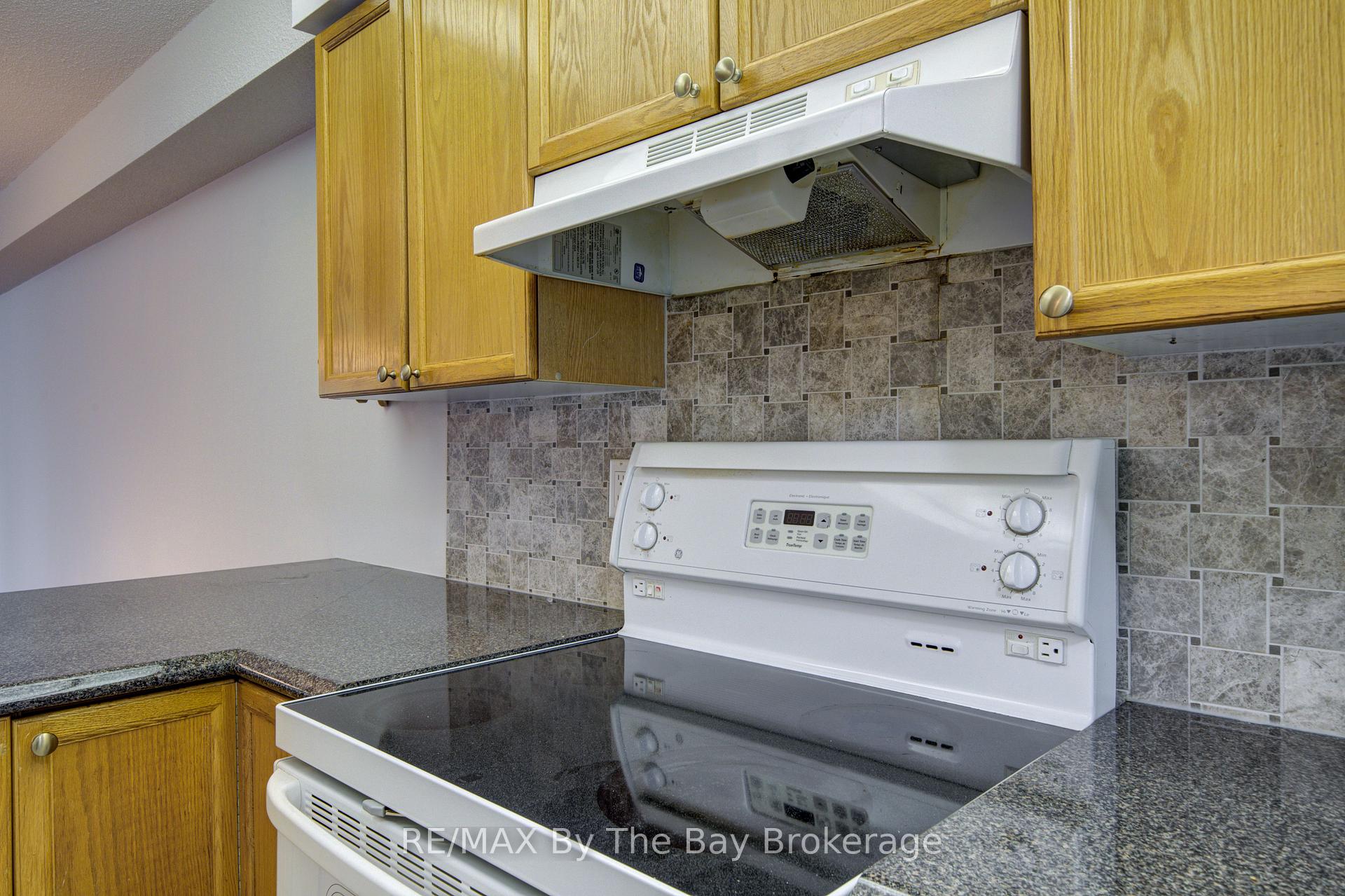 Photo 12 of Unit 8, 30 Mulligan Lane, Wasaga Beach — HOMEH