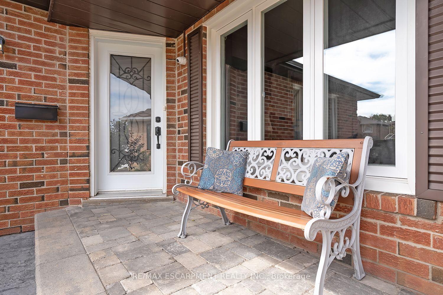 Photo 2 of 3163 Barwell Road, Mississauga, Erin Mills — HOMEH