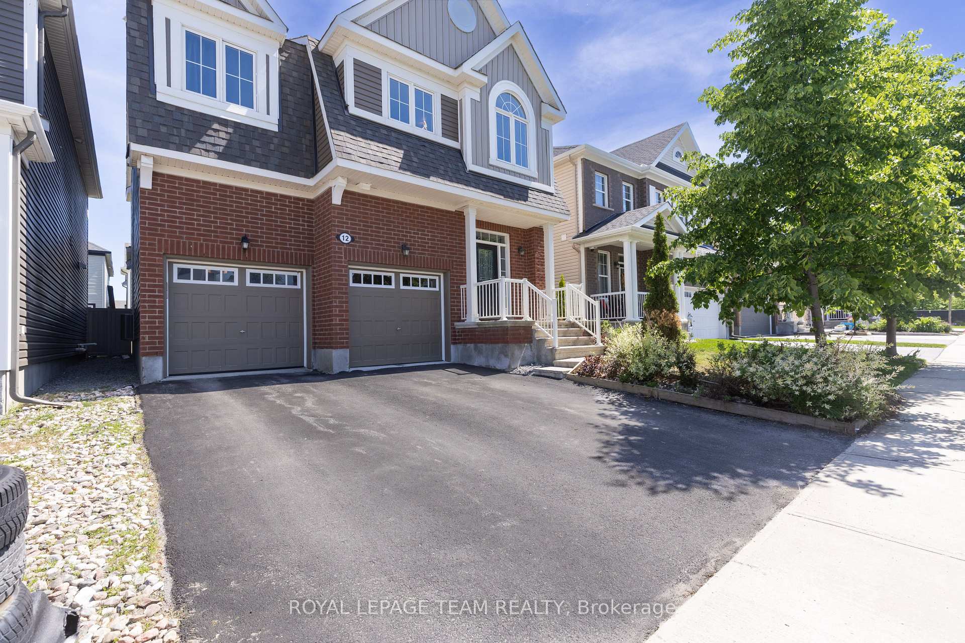 Photo 2 of 12 Oxalis Crescent, Ottawa, Kanata - Emerald Meadows/Trailwest — HOMEH