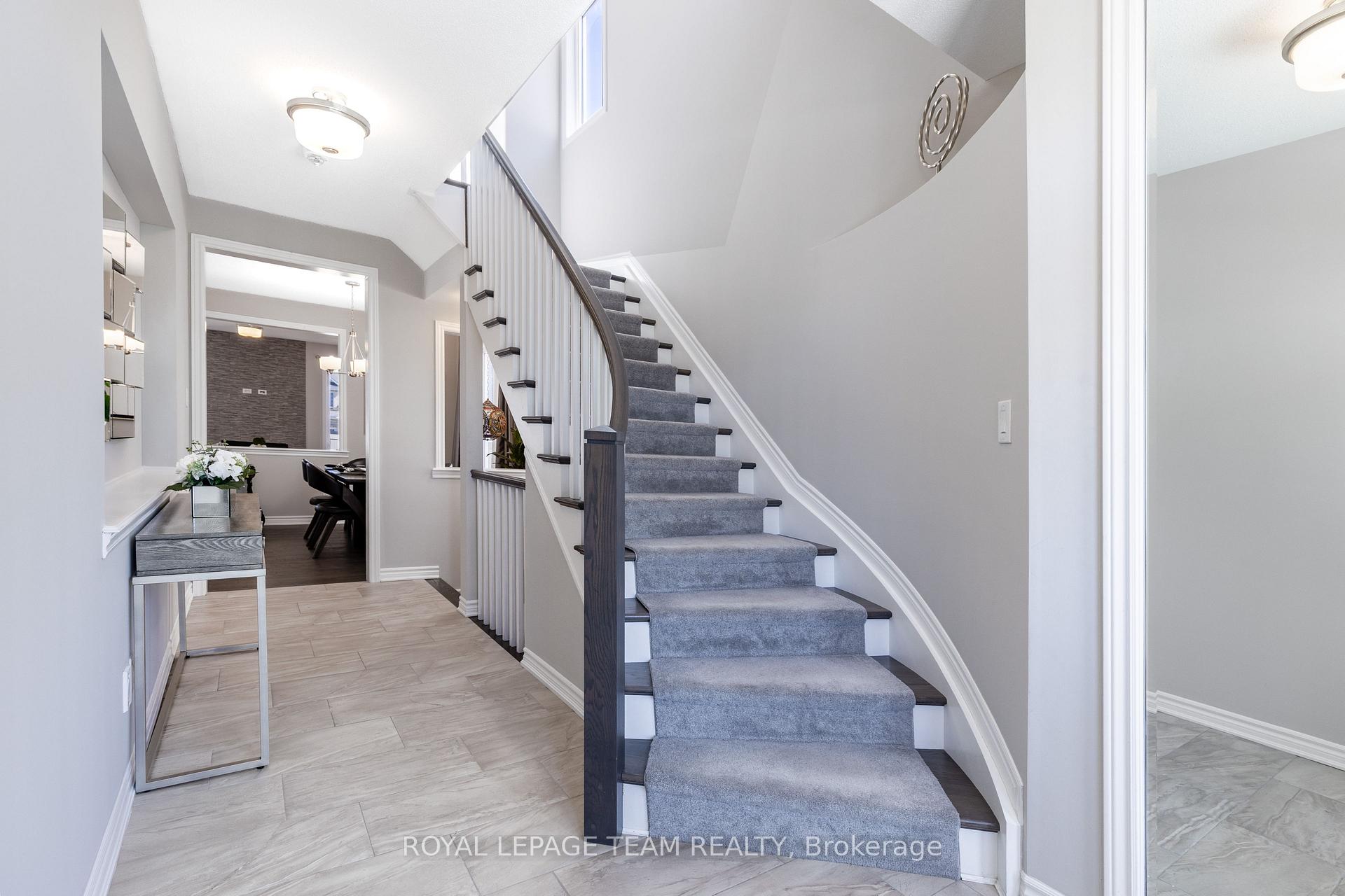 Photo 7 of 12 Oxalis Crescent, Ottawa, Kanata - Emerald Meadows/Trailwest — HOMEH