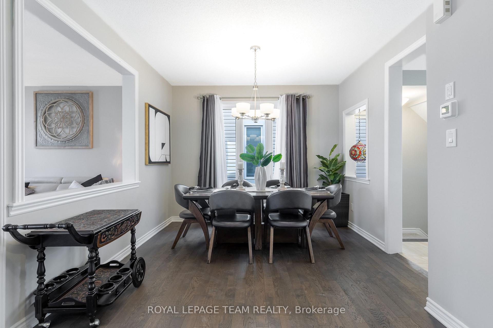 Photo 9 of 12 Oxalis Crescent, Ottawa, Kanata - Emerald Meadows/Trailwest — HOMEH