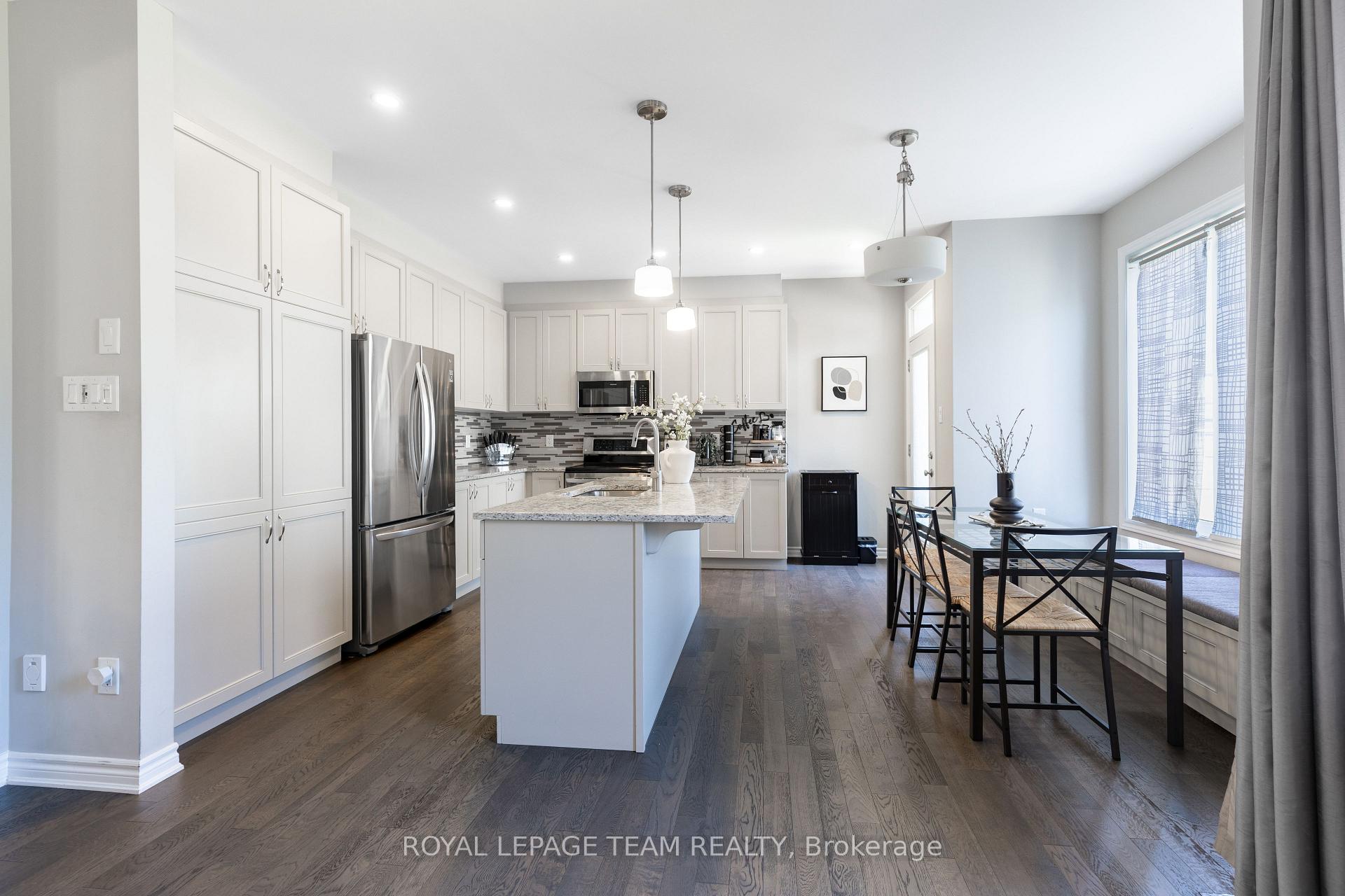 Photo 16 of 12 Oxalis Crescent, Ottawa, Kanata - Emerald Meadows/Trailwest — HOMEH