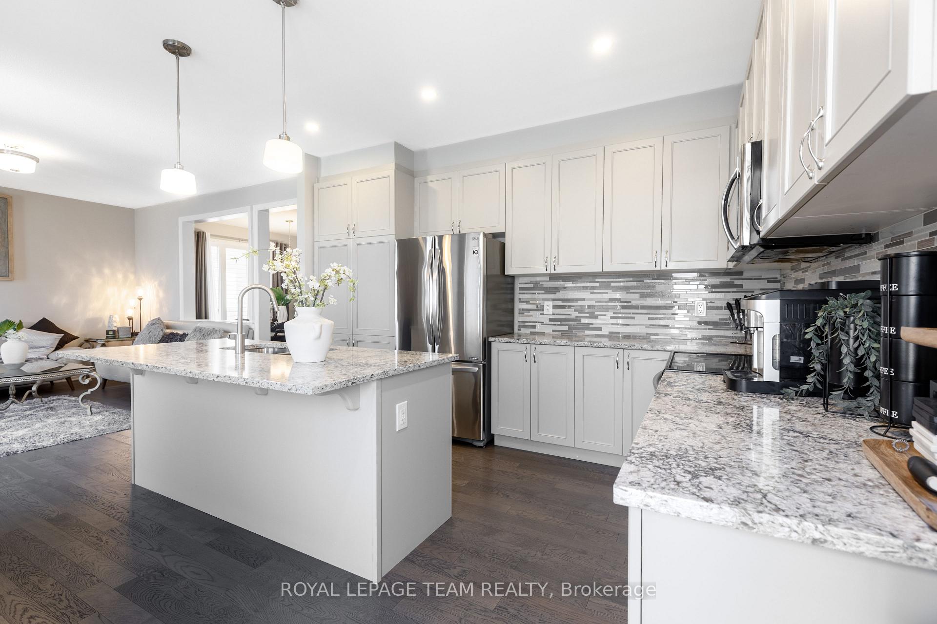 Photo 20 of 12 Oxalis Crescent, Ottawa, Kanata - Emerald Meadows/Trailwest — HOMEH