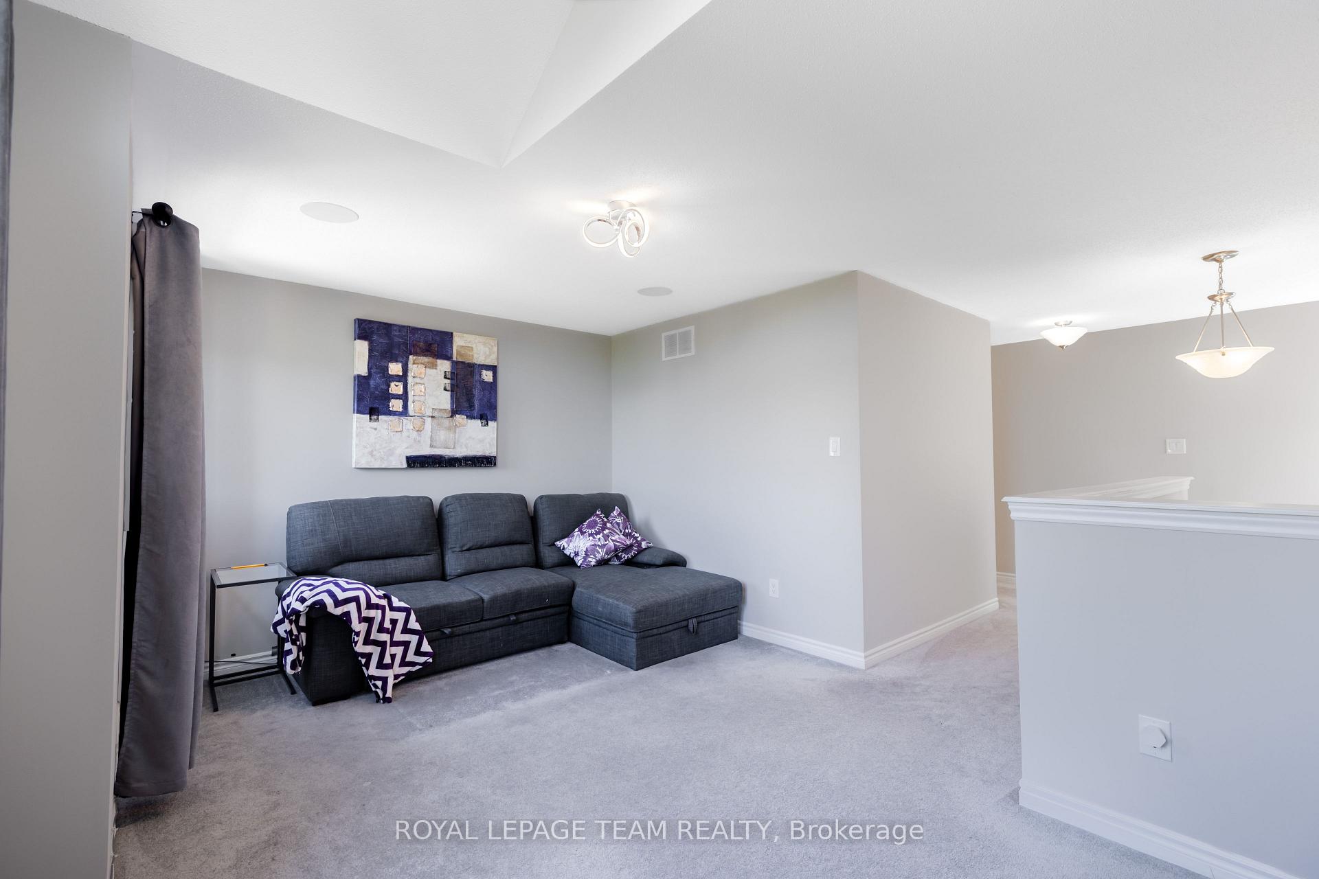 Photo 23 of 12 Oxalis Crescent, Ottawa, Kanata - Emerald Meadows/Trailwest — HOMEH