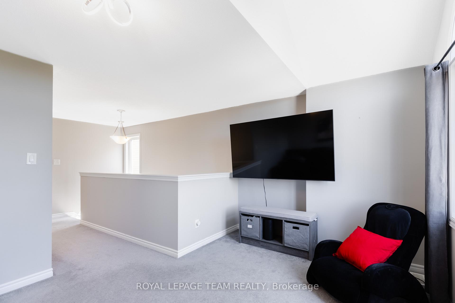 Photo 24 of 12 Oxalis Crescent, Ottawa, Kanata - Emerald Meadows/Trailwest — HOMEH