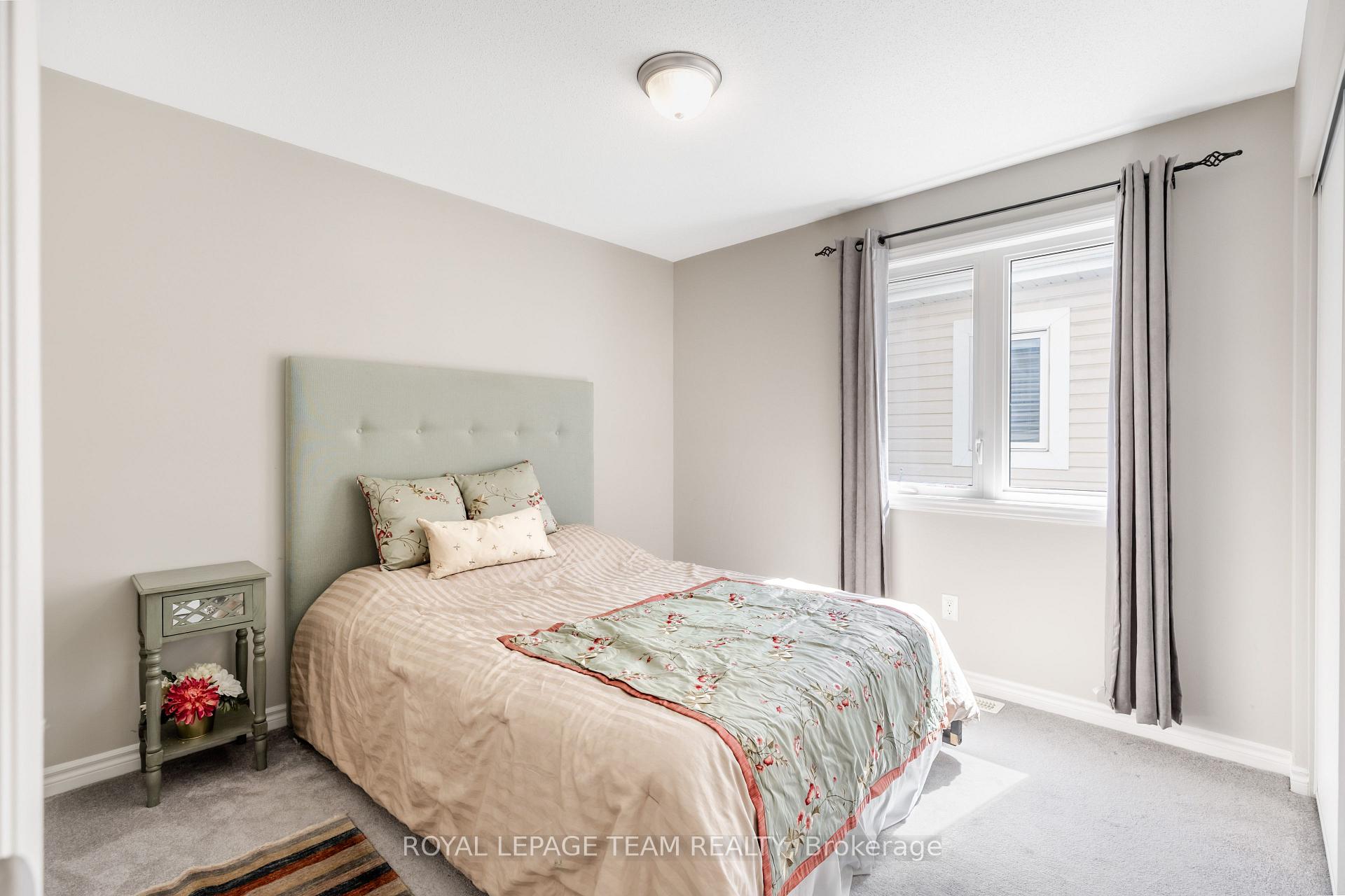 Photo 32 of 12 Oxalis Crescent, Ottawa, Kanata - Emerald Meadows/Trailwest — HOMEH