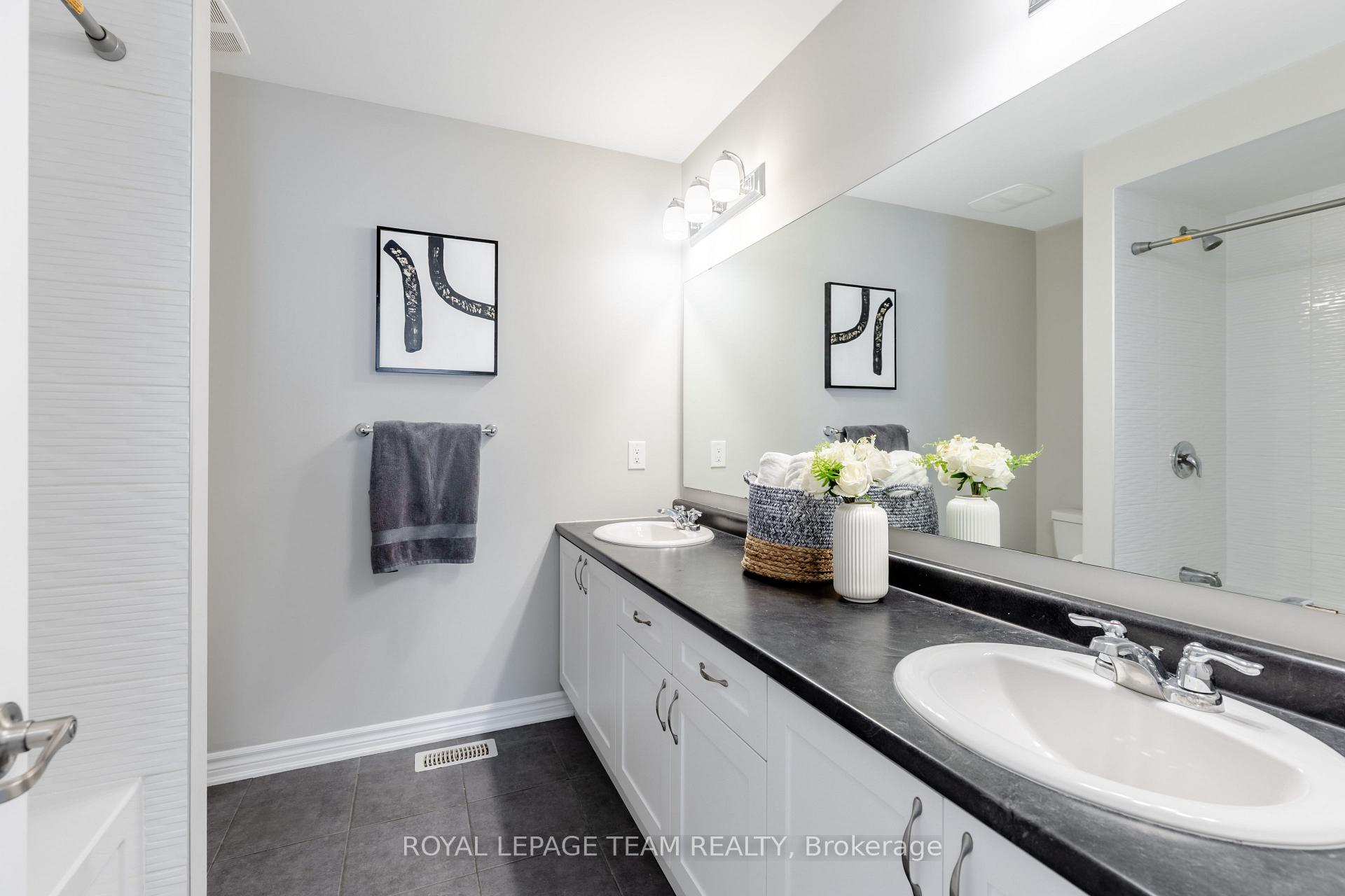 Photo 36 of 12 Oxalis Crescent, Ottawa, Kanata - Emerald Meadows/Trailwest — HOMEH