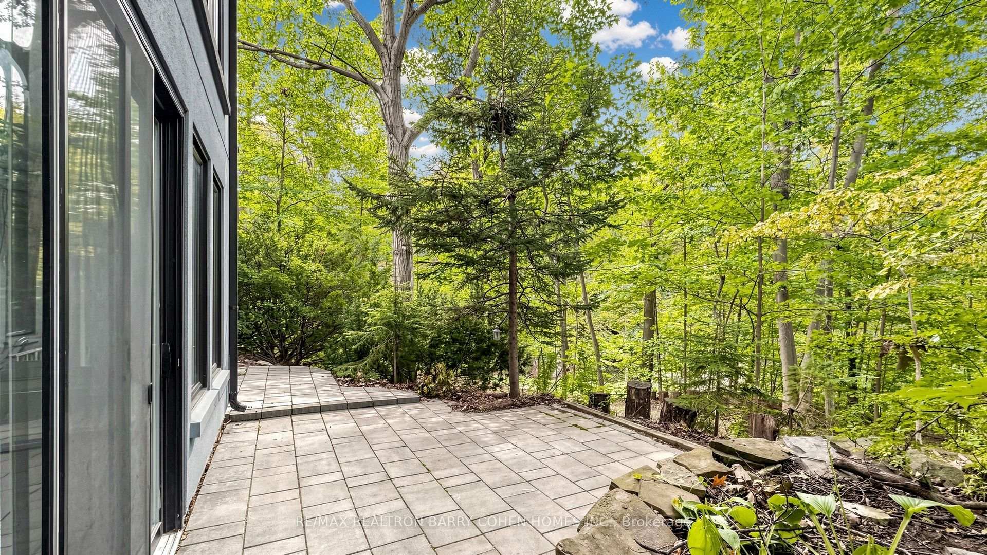 Photo 7 of 7 Greenbrook Drive, North York, Beechborough-Greenbrook — HOMEH