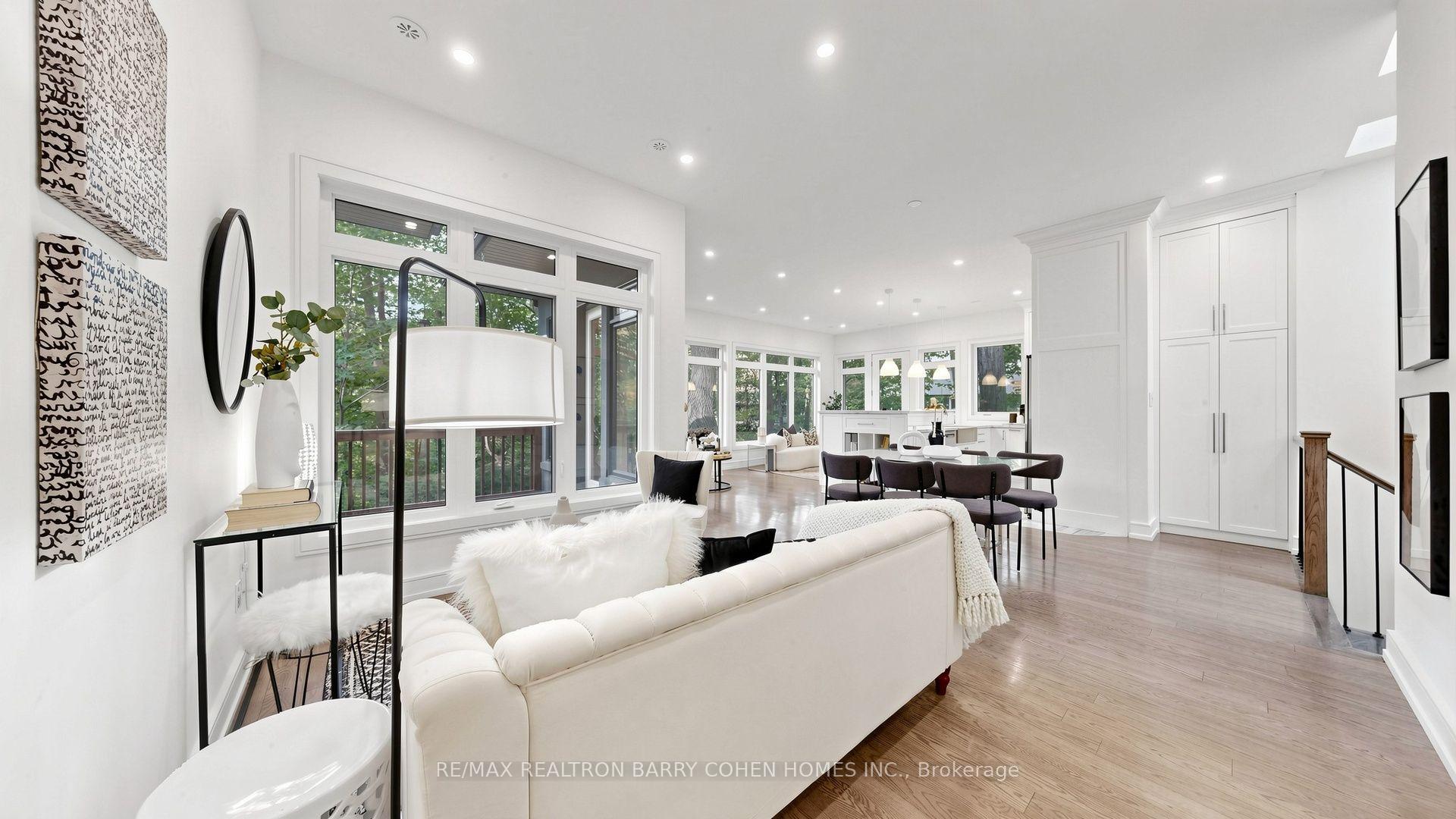 Photo 8 of 7 Greenbrook Drive, North York, Beechborough-Greenbrook — HOMEH