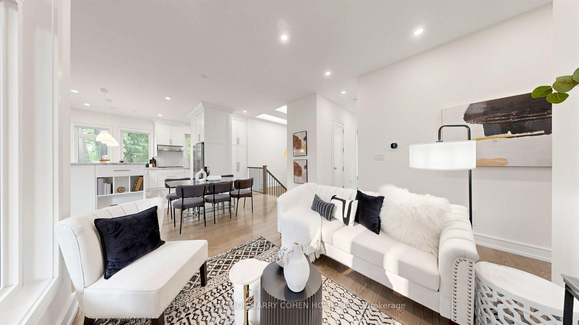 Photo 10 of 7 Greenbrook Drive, North York, Beechborough-Greenbrook — HOMEH