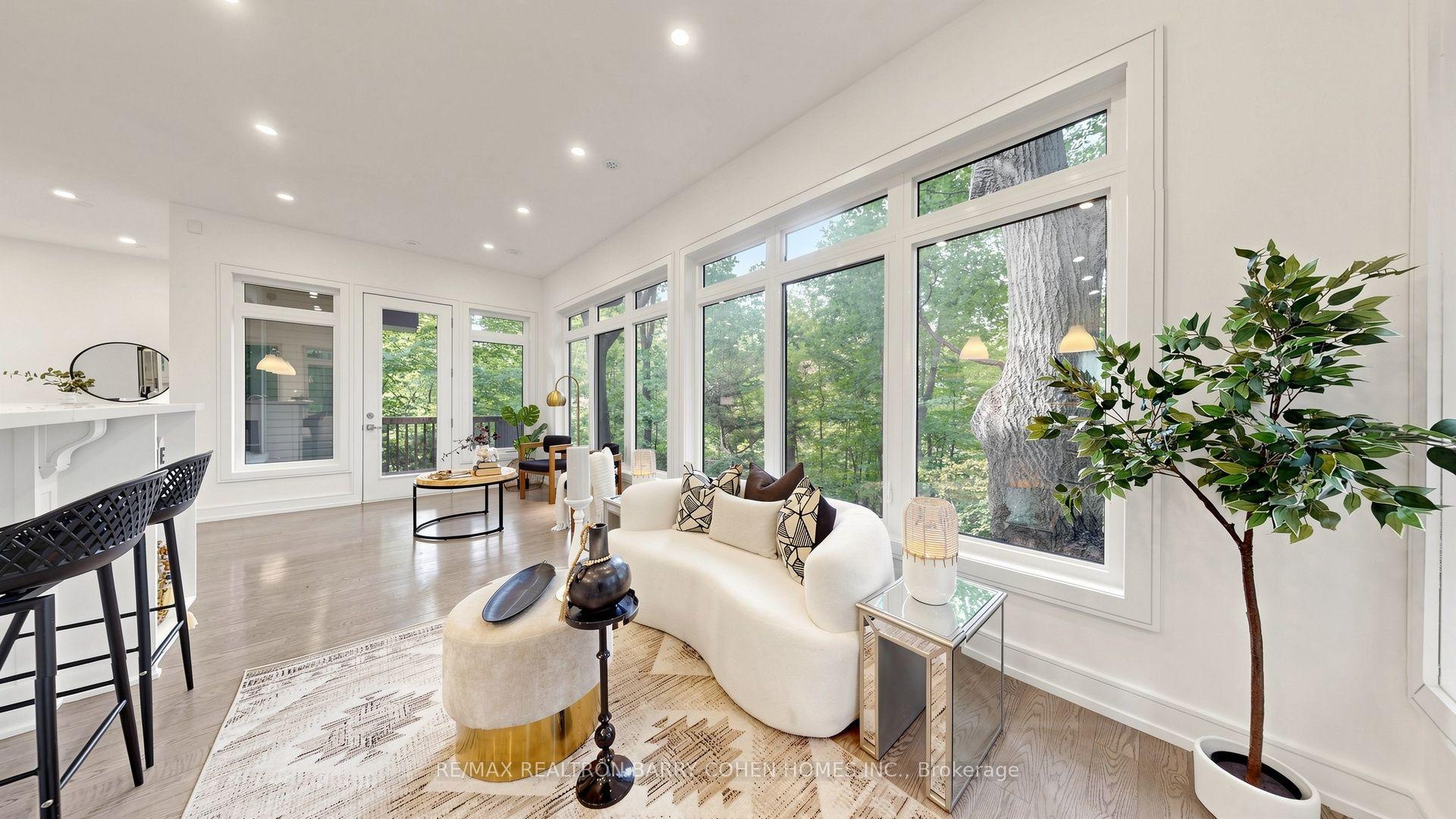Photo 13 of 7 Greenbrook Drive, North York, Beechborough-Greenbrook — HOMEH