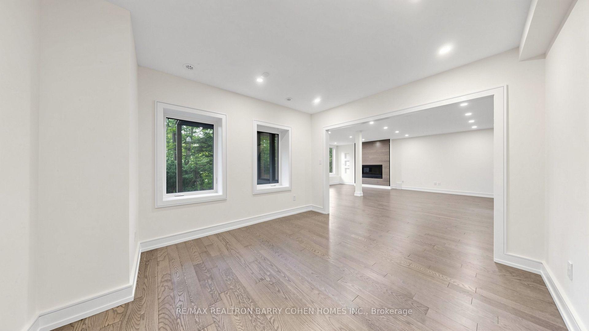 Photo 38 of 7 Greenbrook Drive, North York, Beechborough-Greenbrook — HOMEH