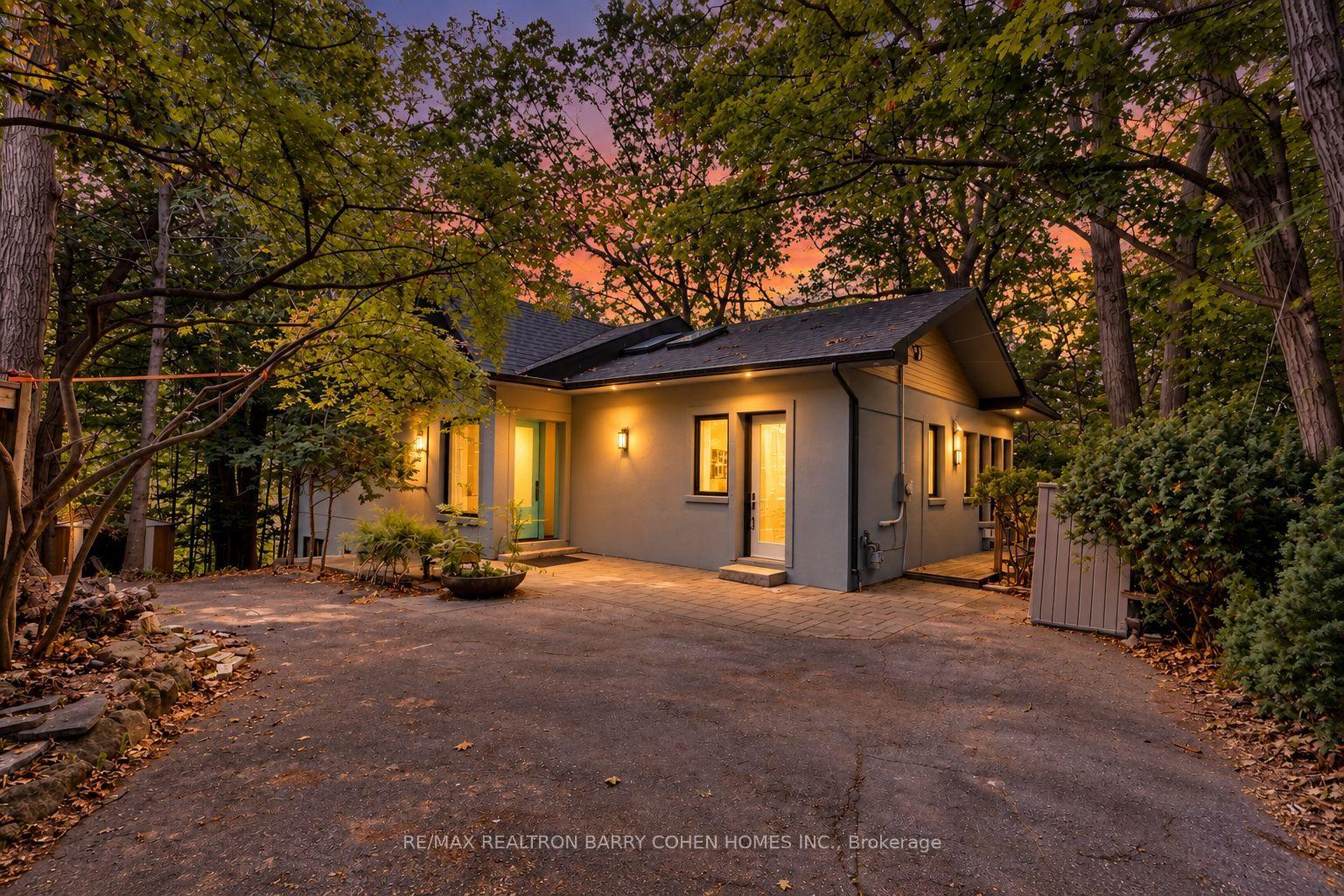 Photo 49 of 7 Greenbrook Drive, North York, Beechborough-Greenbrook — HOMEH