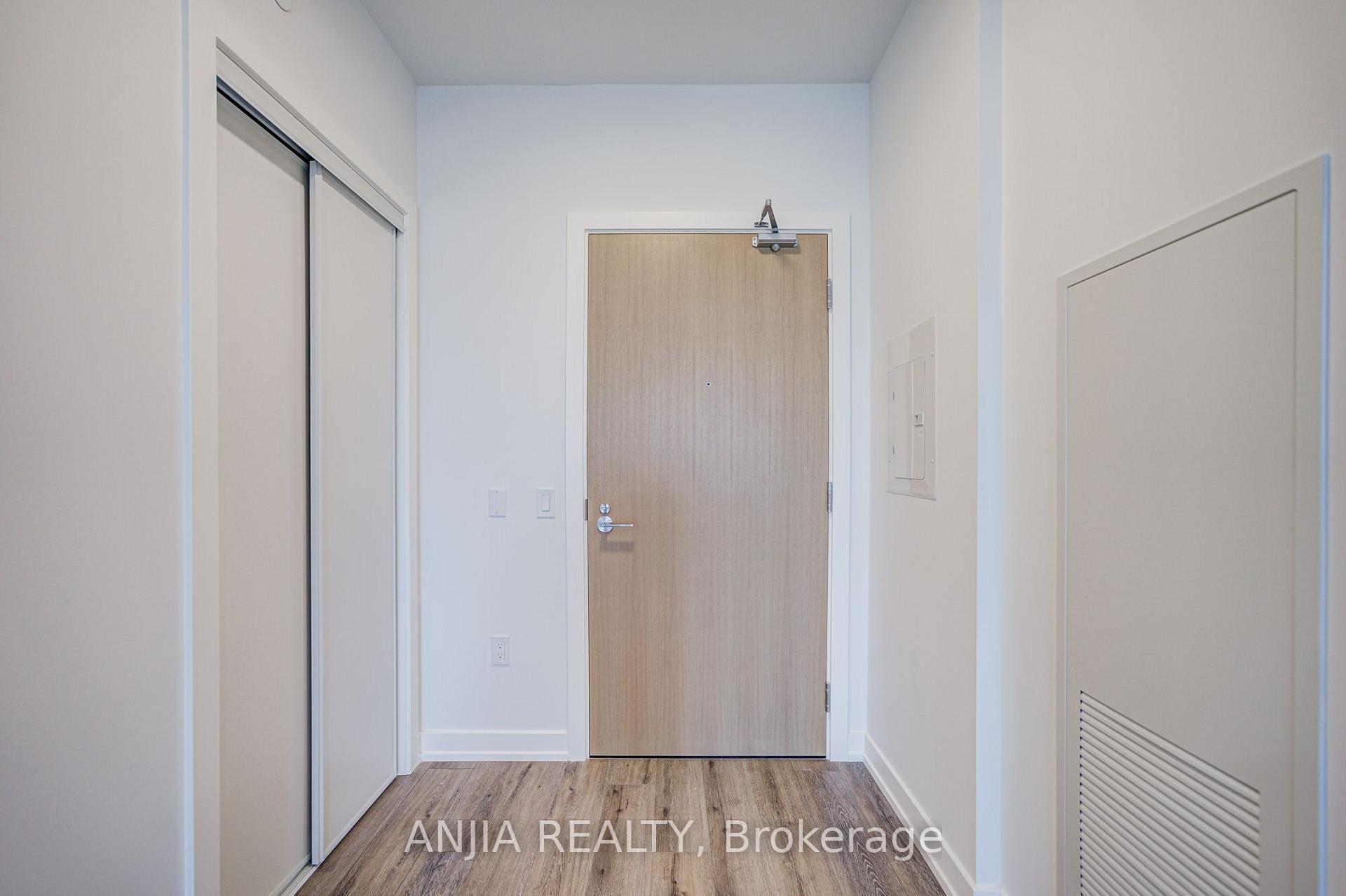 Photo 5 of Unit 1204, 5 Meadowdale Road, Vaughan, Vaughan Corporate Centre — HOMEH