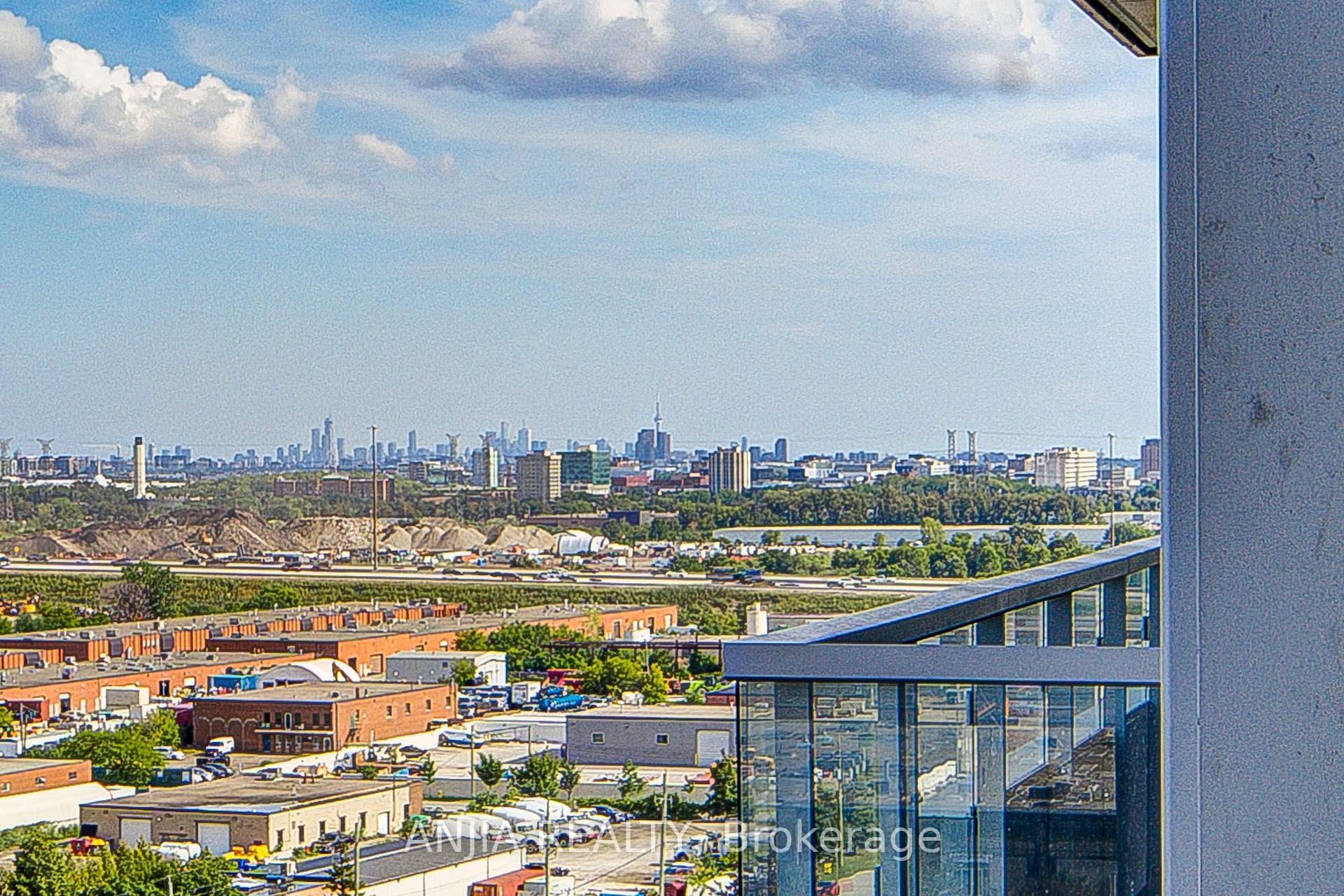 Photo 23 of Unit 1204, 5 Meadowdale Road, Vaughan, Vaughan Corporate Centre — HOMEH