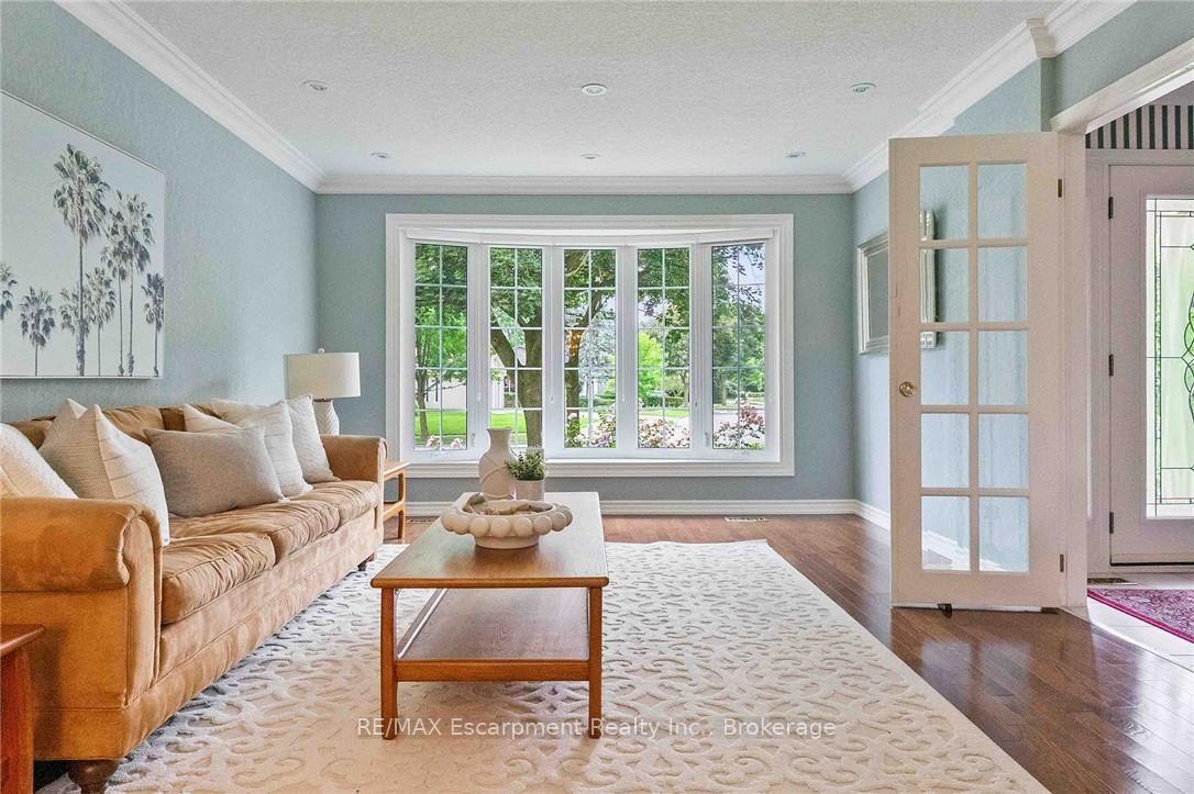 Photo 6 of 255 Spring Garden Road, Oakville, Southwest — HOMEH
