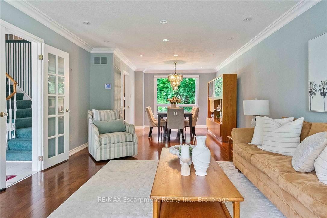 Photo 9 of 255 Spring Garden Road, Oakville, Southwest — HOMEH