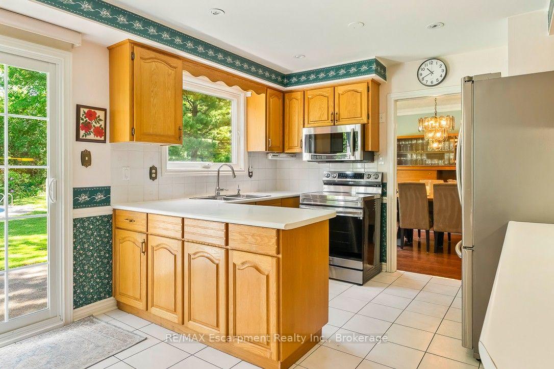 Photo 15 of 255 Spring Garden Road, Oakville, Southwest — HOMEH